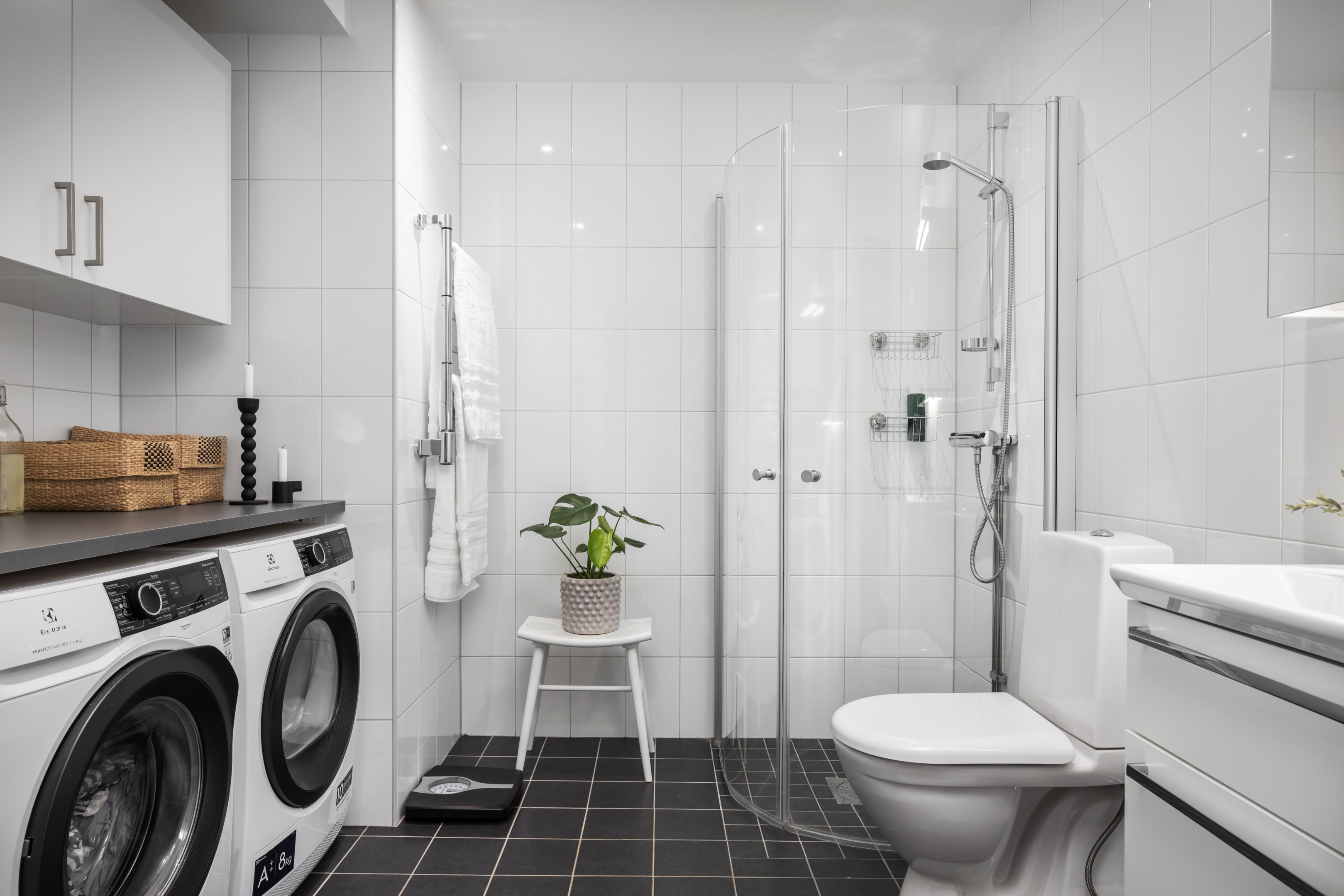 Bostadsbild från Tollareslingan 12, 8 tr, Såld i Tollare, Nacka