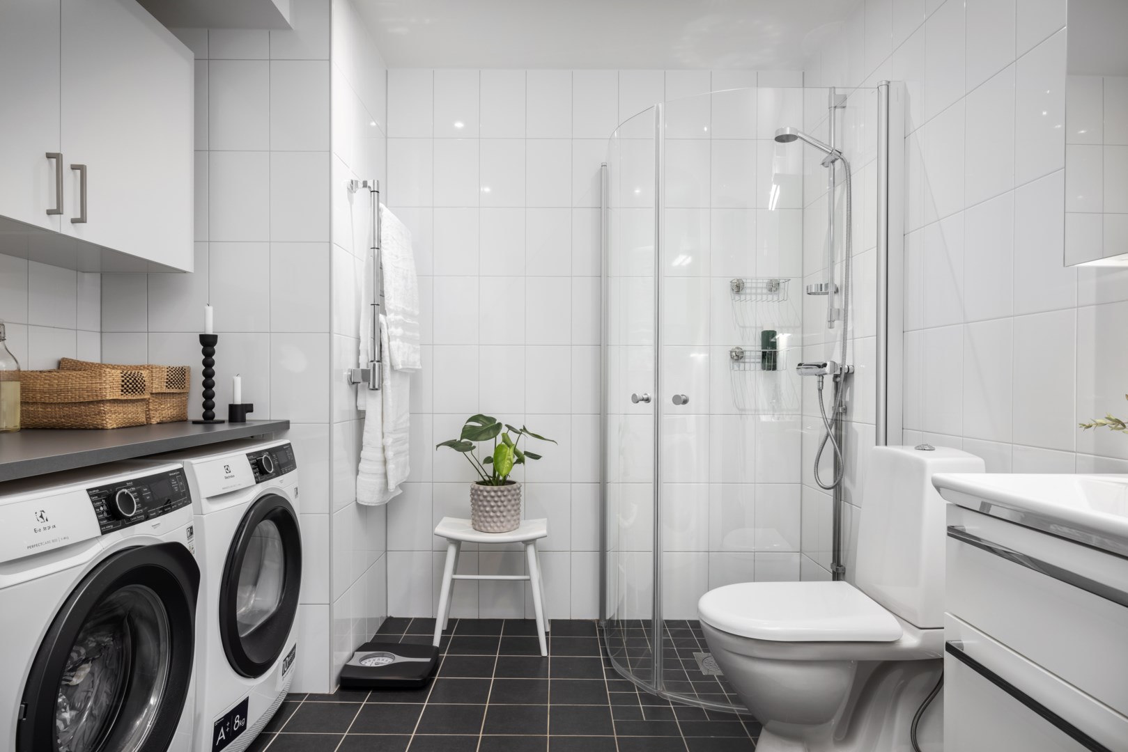 Bostadsbild från Tollareslingan 12, 8 tr, Såld i Tollare, Nacka