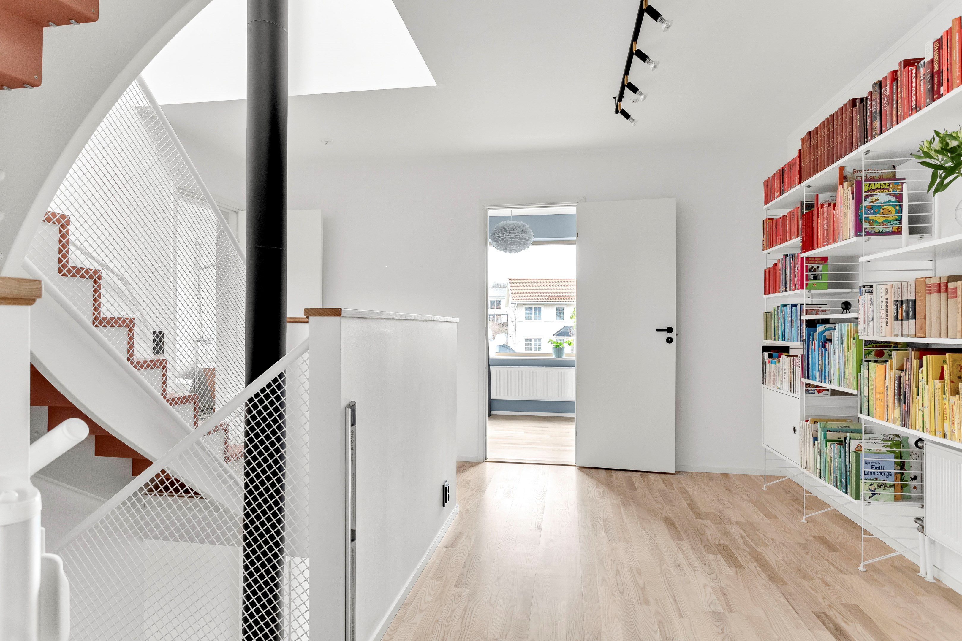 Bostadsbild från Vikvägen 26, Såld i Vårdsätra, Uppsala