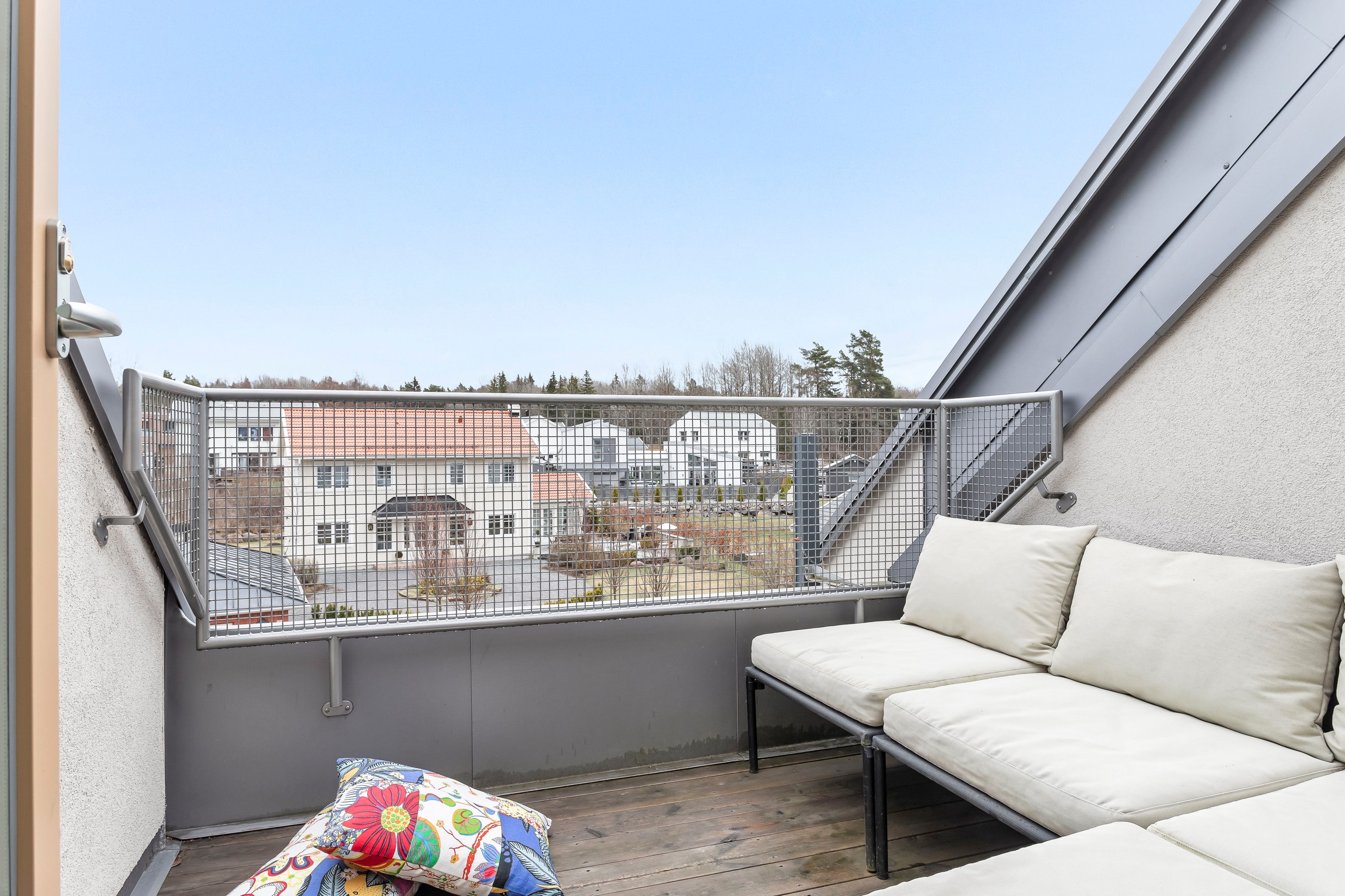 Bostadsbild från Vikvägen 26, Såld i Vårdsätra, Uppsala