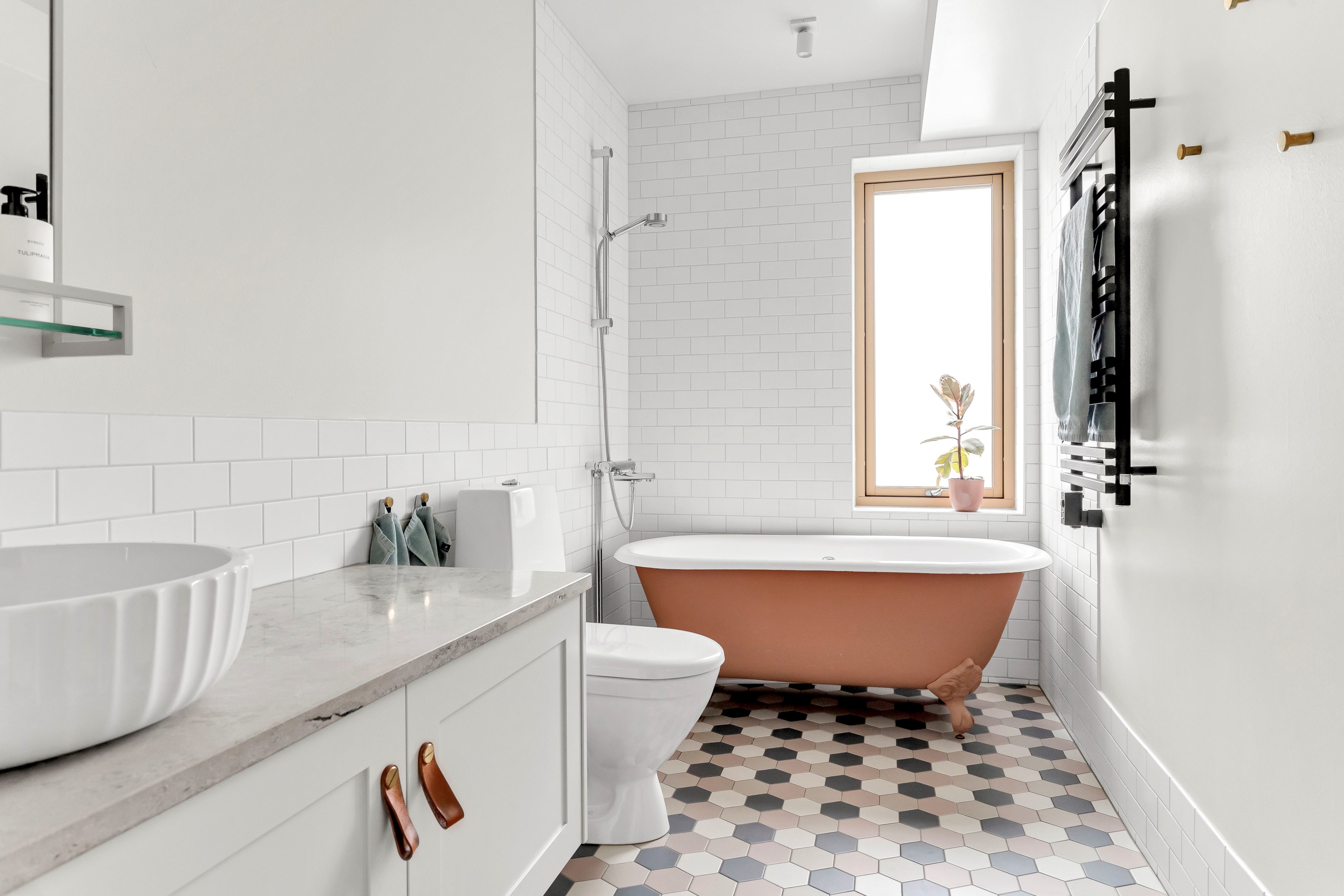 Bostadsbild från Vikvägen 26, Såld i Vårdsätra, Uppsala