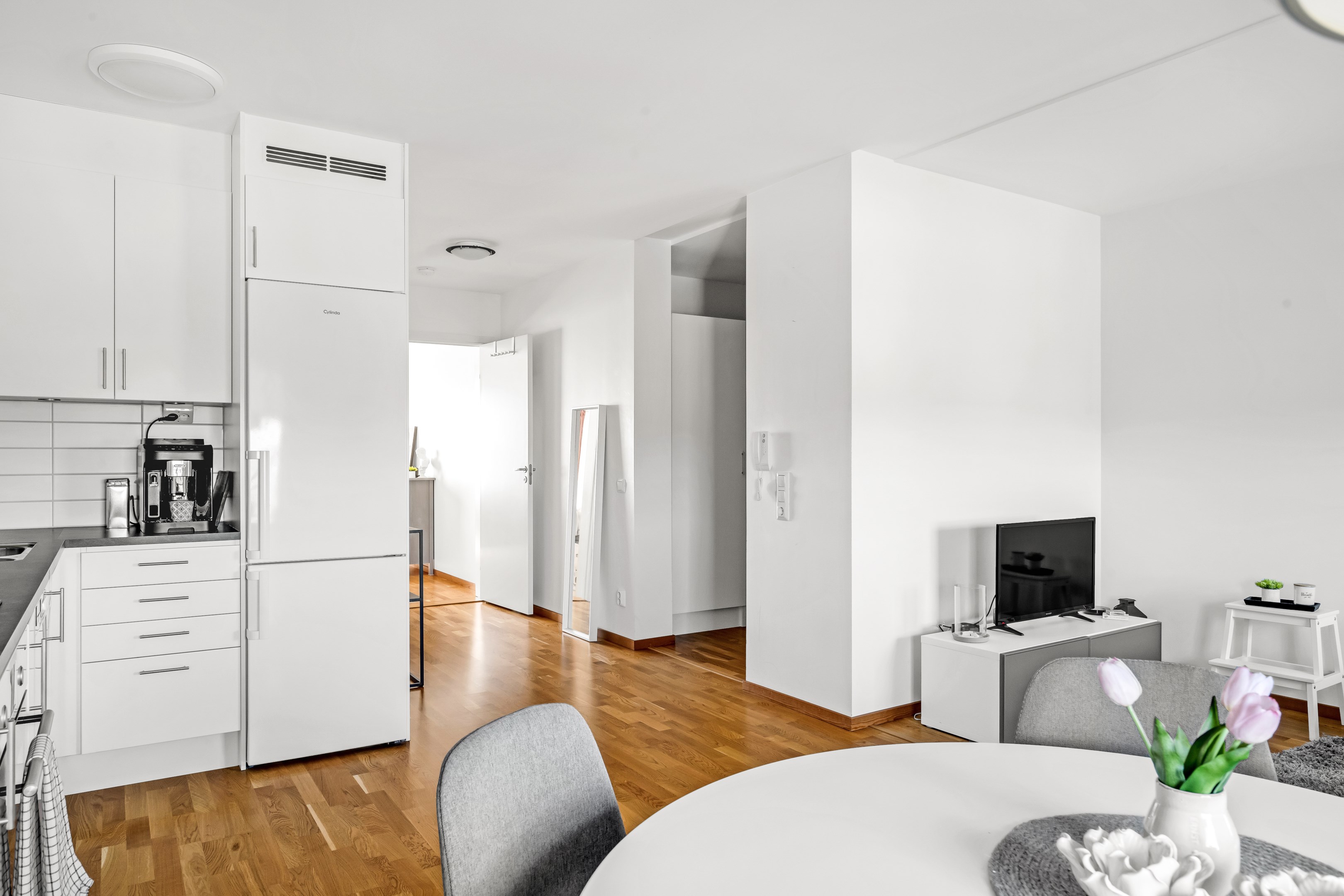 Bostadsbild från Råbyvägen 55F, Till salu i Gränby, Uppsala