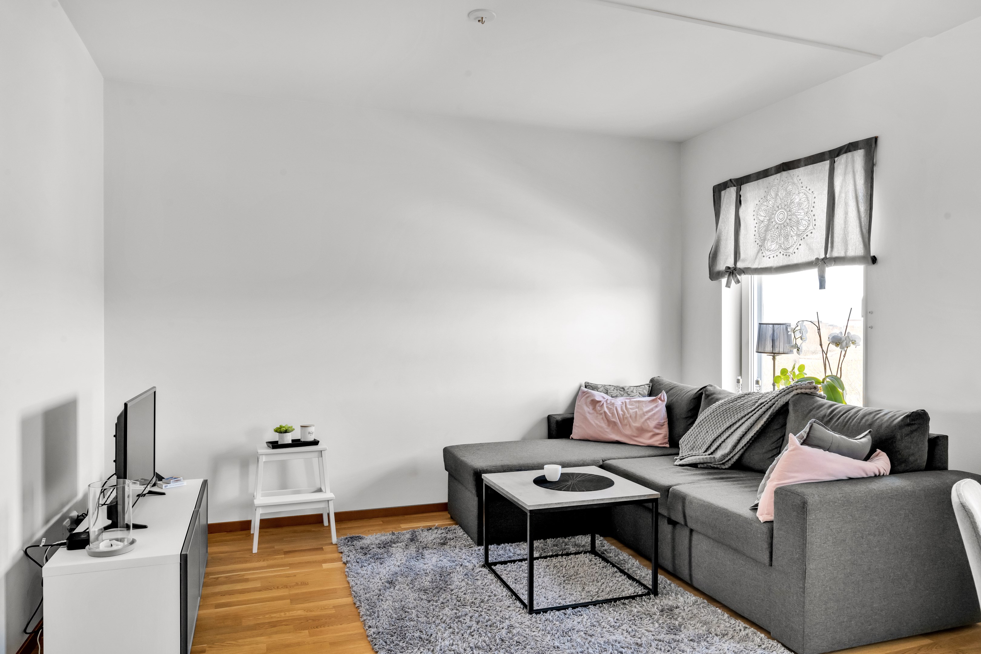 Bostadsbild från Råbyvägen 55F, Till salu i Gränby, Uppsala