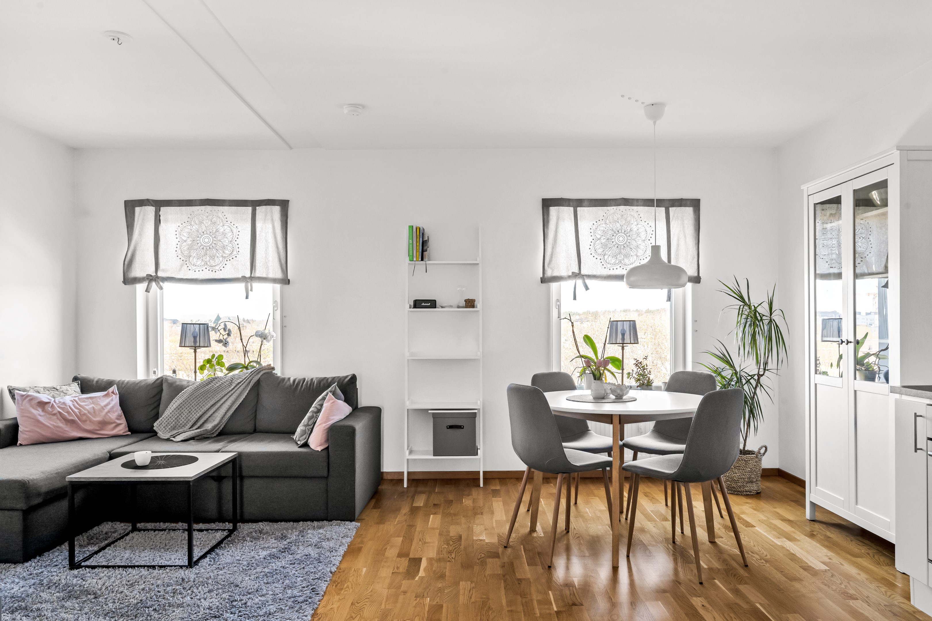 Bostadsbild från Råbyvägen 55F, Till salu i Gränby, Uppsala