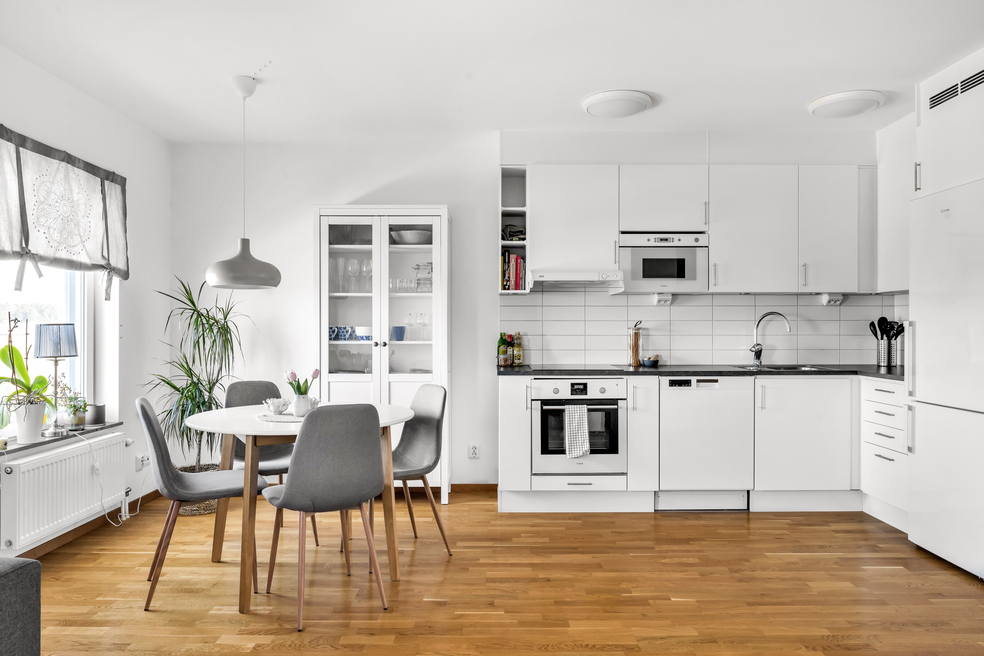 Bostadsbild från Råbyvägen 55F, Till salu i Gränby, Uppsala