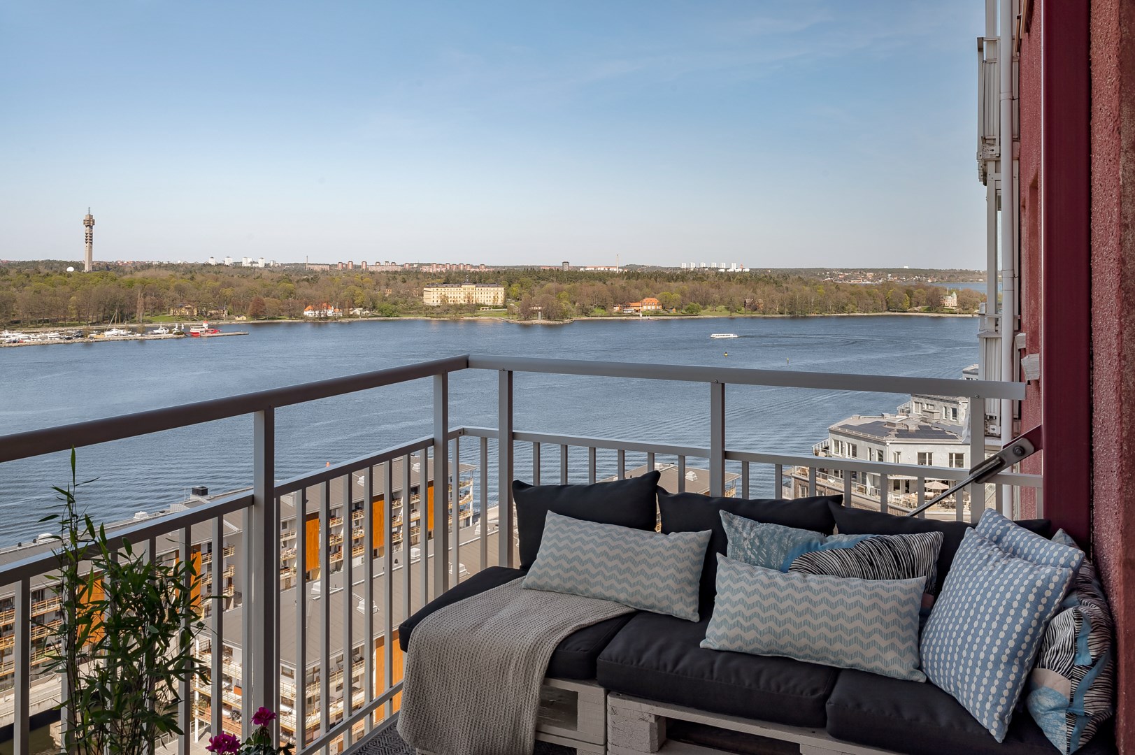 Bostadsbild från Finnbergsvägen 46, 2tr, Såld i Finnberget, Nacka