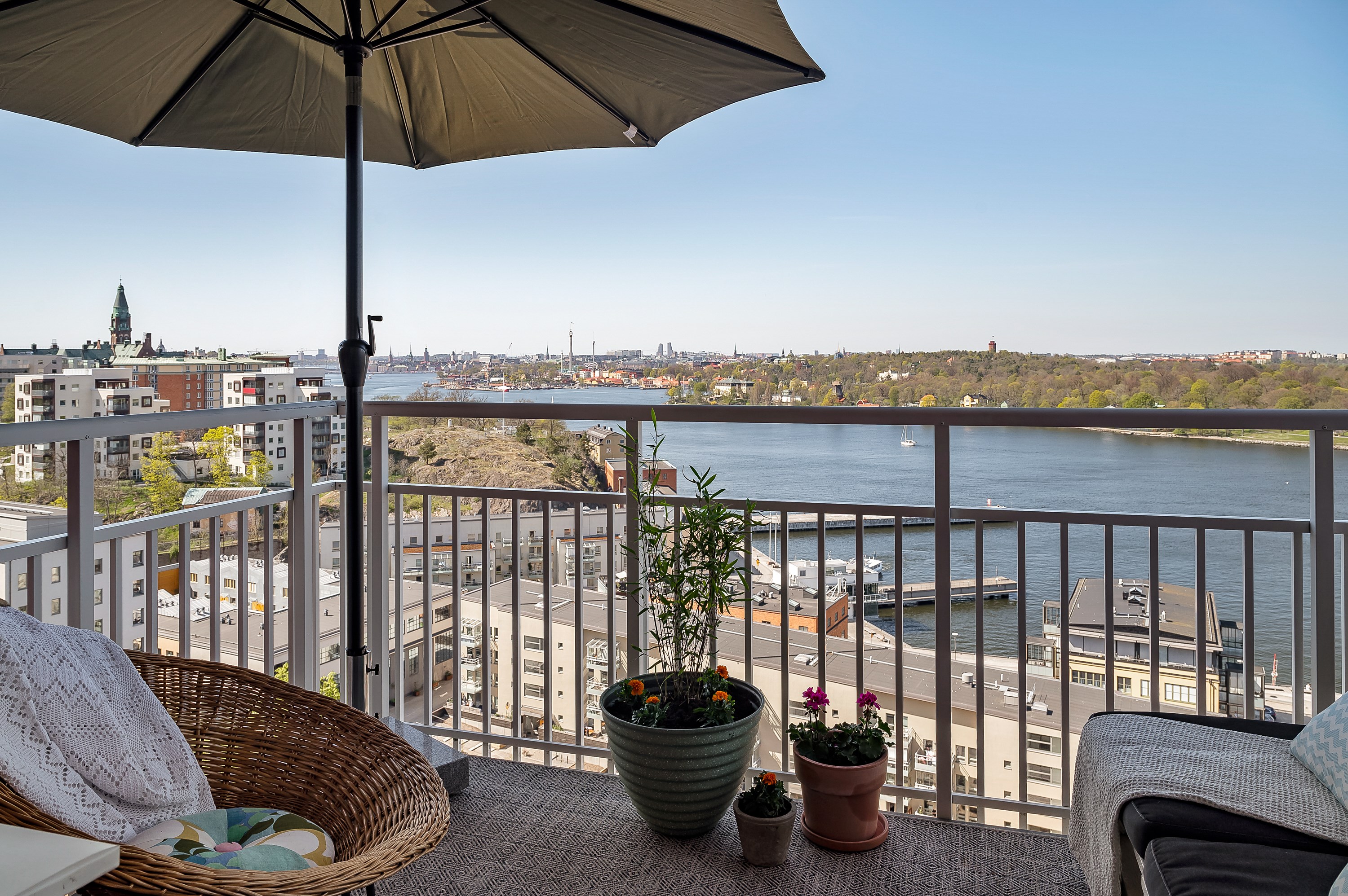 Bostadsbild från Finnbergsvägen 46, 2tr, Såld i Finnberget, Nacka