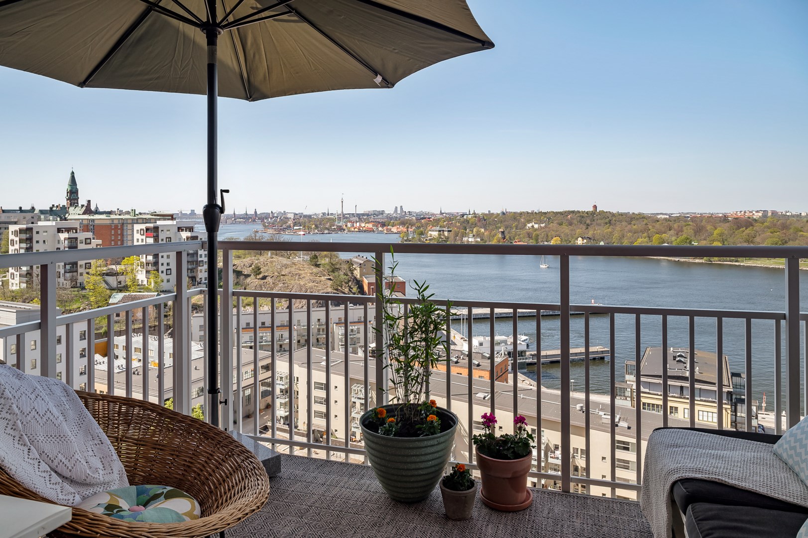 Bostadsbild från Finnbergsvägen 46, 2tr, Såld i Finnberget, Nacka