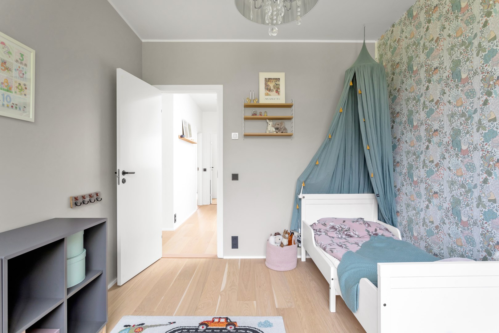 Bostadsbild från Vikvägen 136, Såld i Vårdsätra, Uppsala