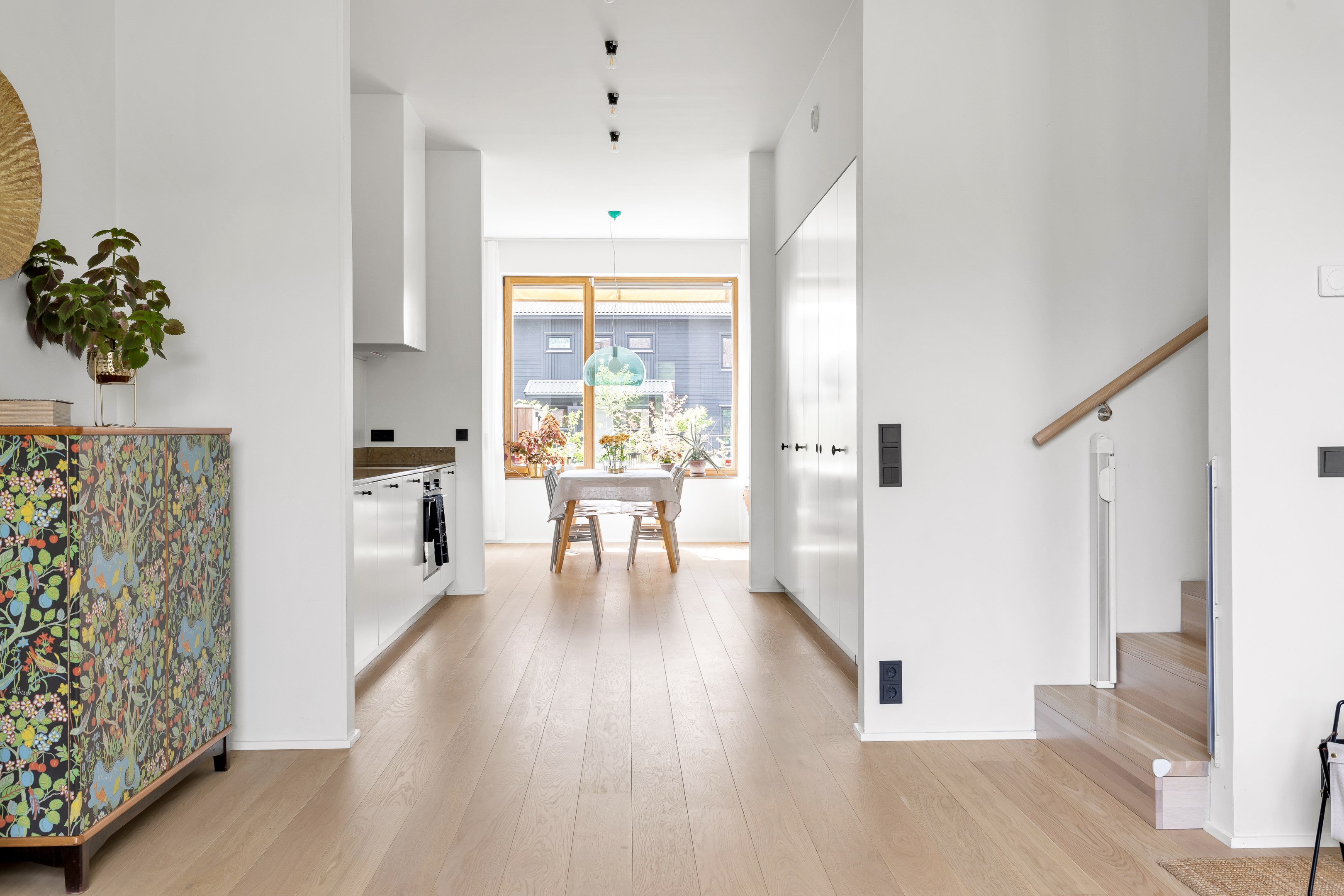 Bostadsbild från Vikvägen 136, Såld i Vårdsätra, Uppsala