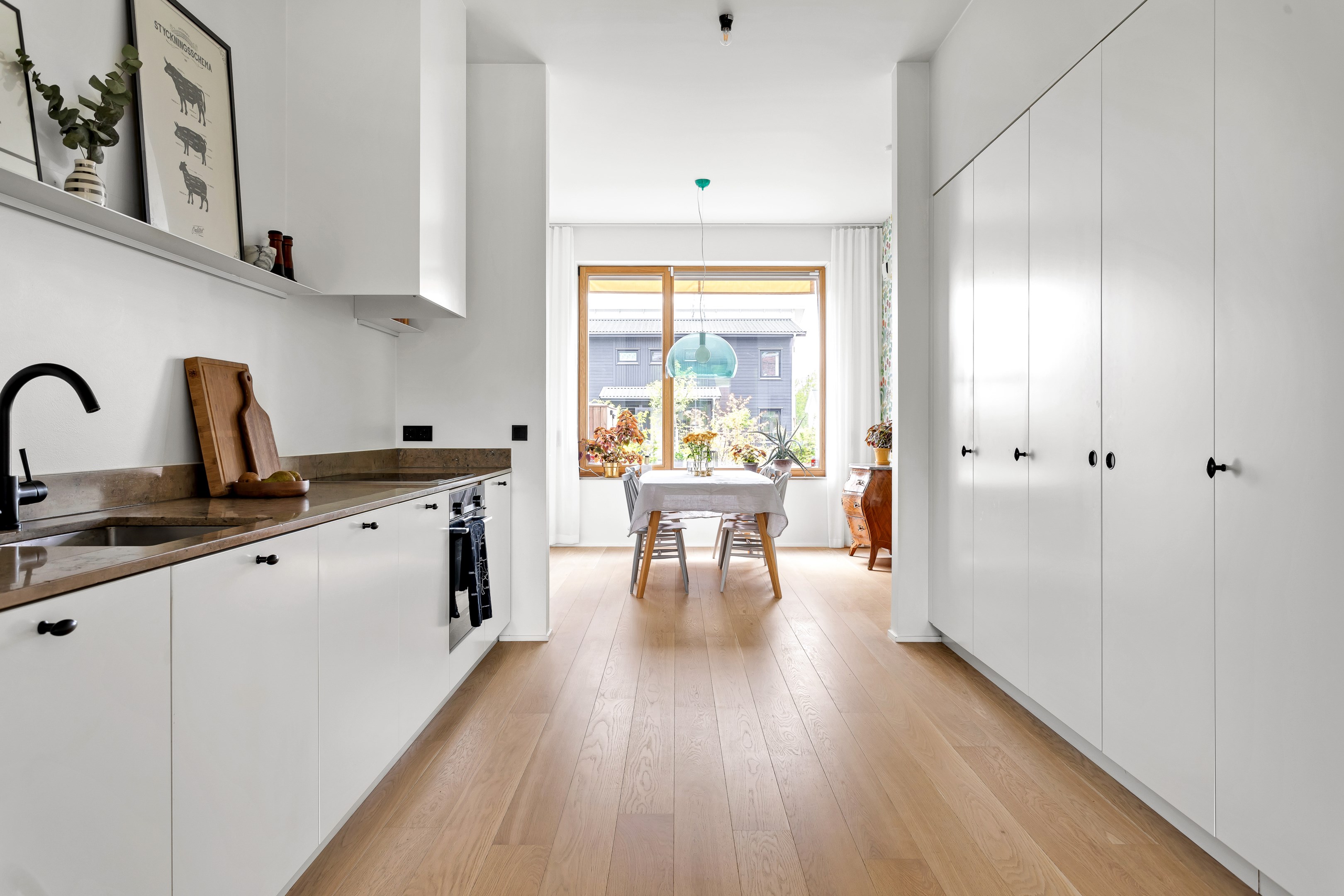 Bostadsbild från Vikvägen 136, Såld i Vårdsätra, Uppsala