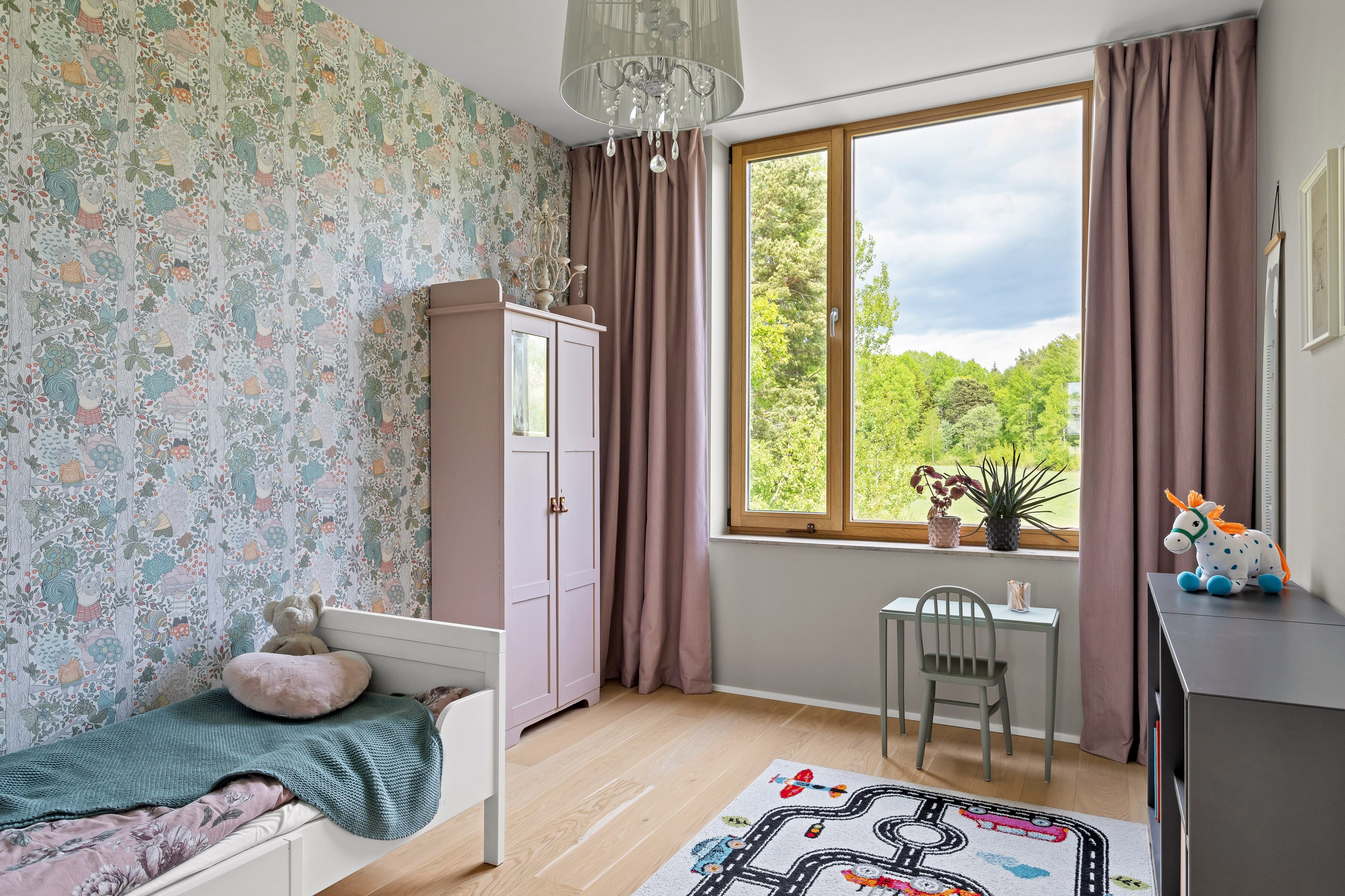 Bostadsbild från Vikvägen 136, Såld i Vårdsätra, Uppsala