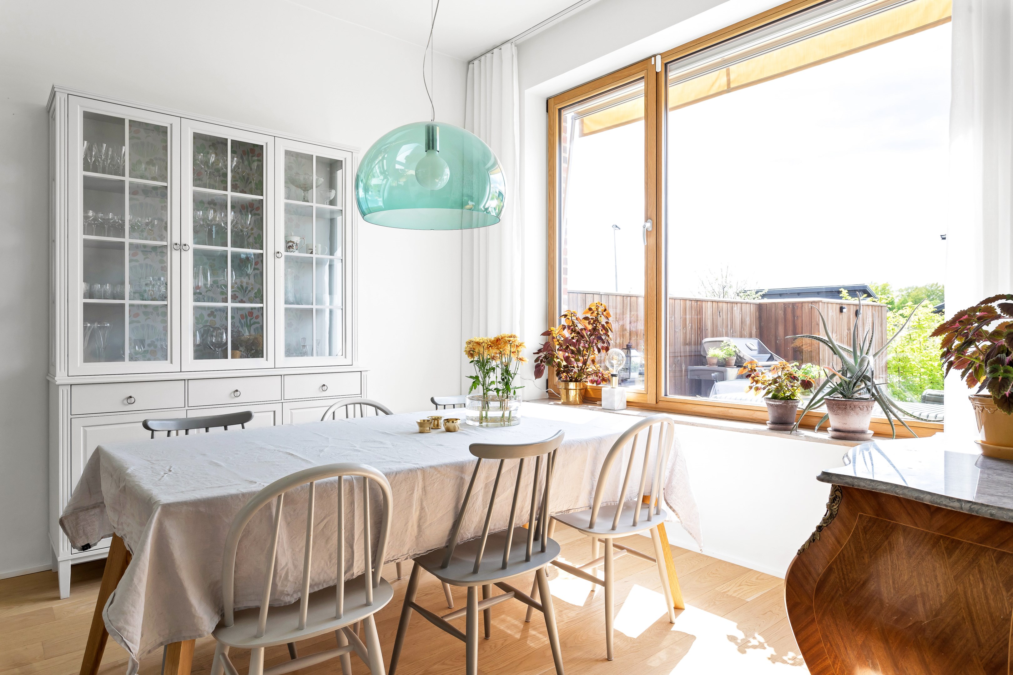 Bostadsbild från Vikvägen 136, Såld i Vårdsätra, Uppsala