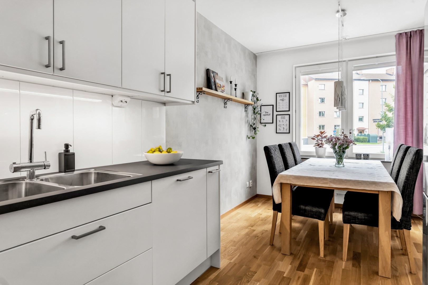 Bostadsbild från Hällbygatan 41, Såld i Luthagen, Uppsala