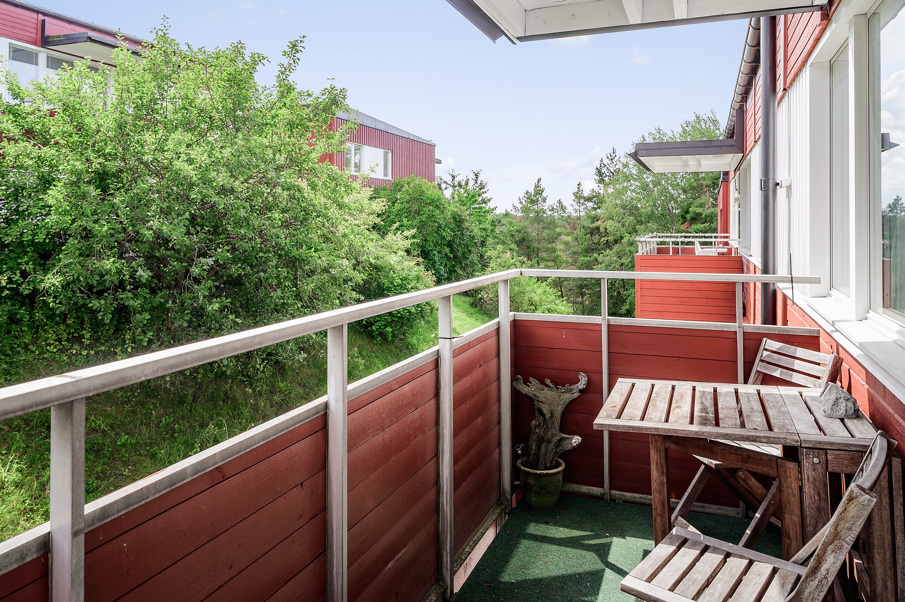 Bostadsbild från Ljuskärrsvägen 96, 2tr, Såld i Ljuskärrsberget - Saltsjöbaden, Nacka