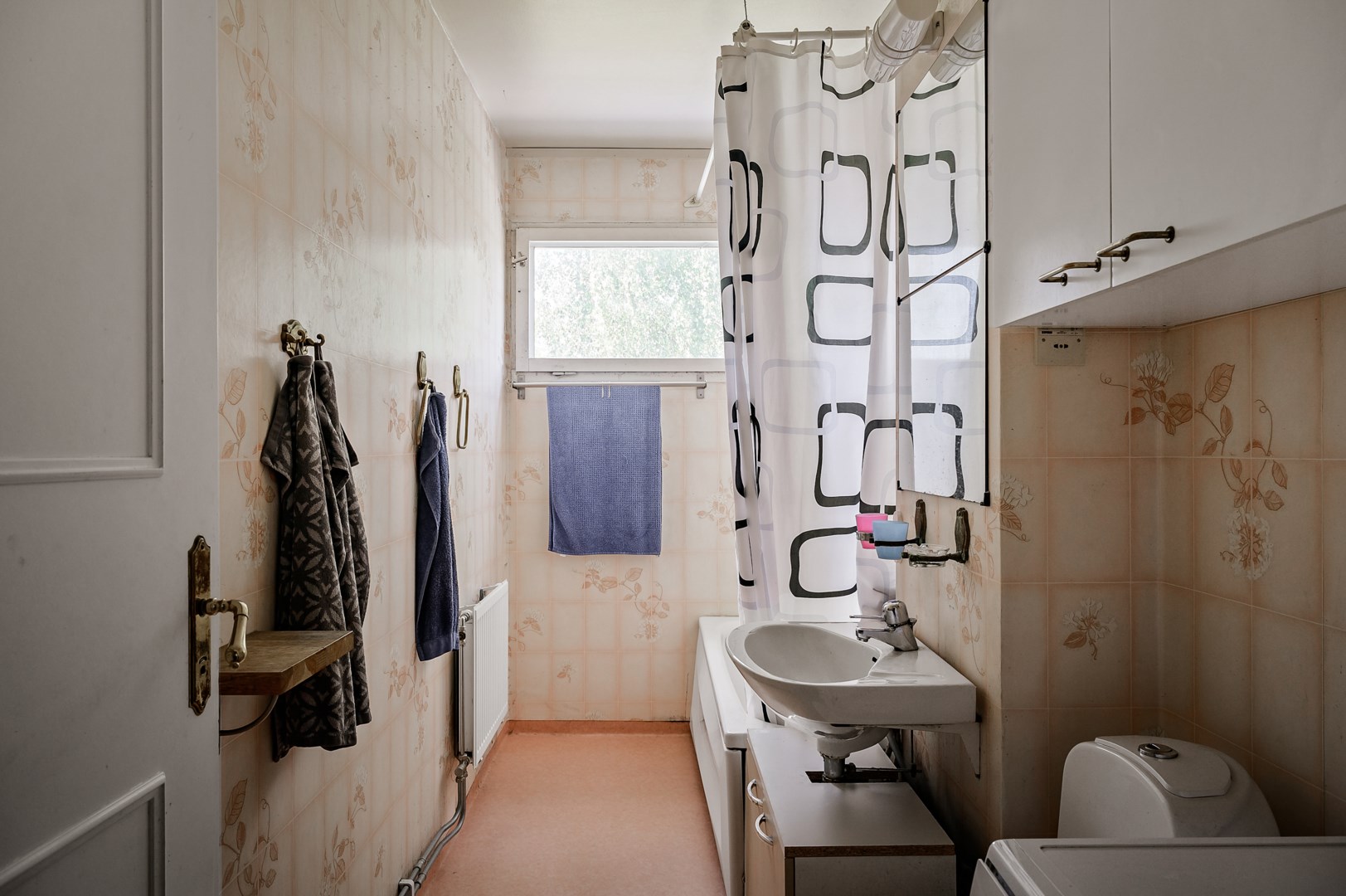 Bostadsbild från Ljuskärrsvägen 96, 2tr, Såld i Ljuskärrsberget - Saltsjöbaden, Nacka