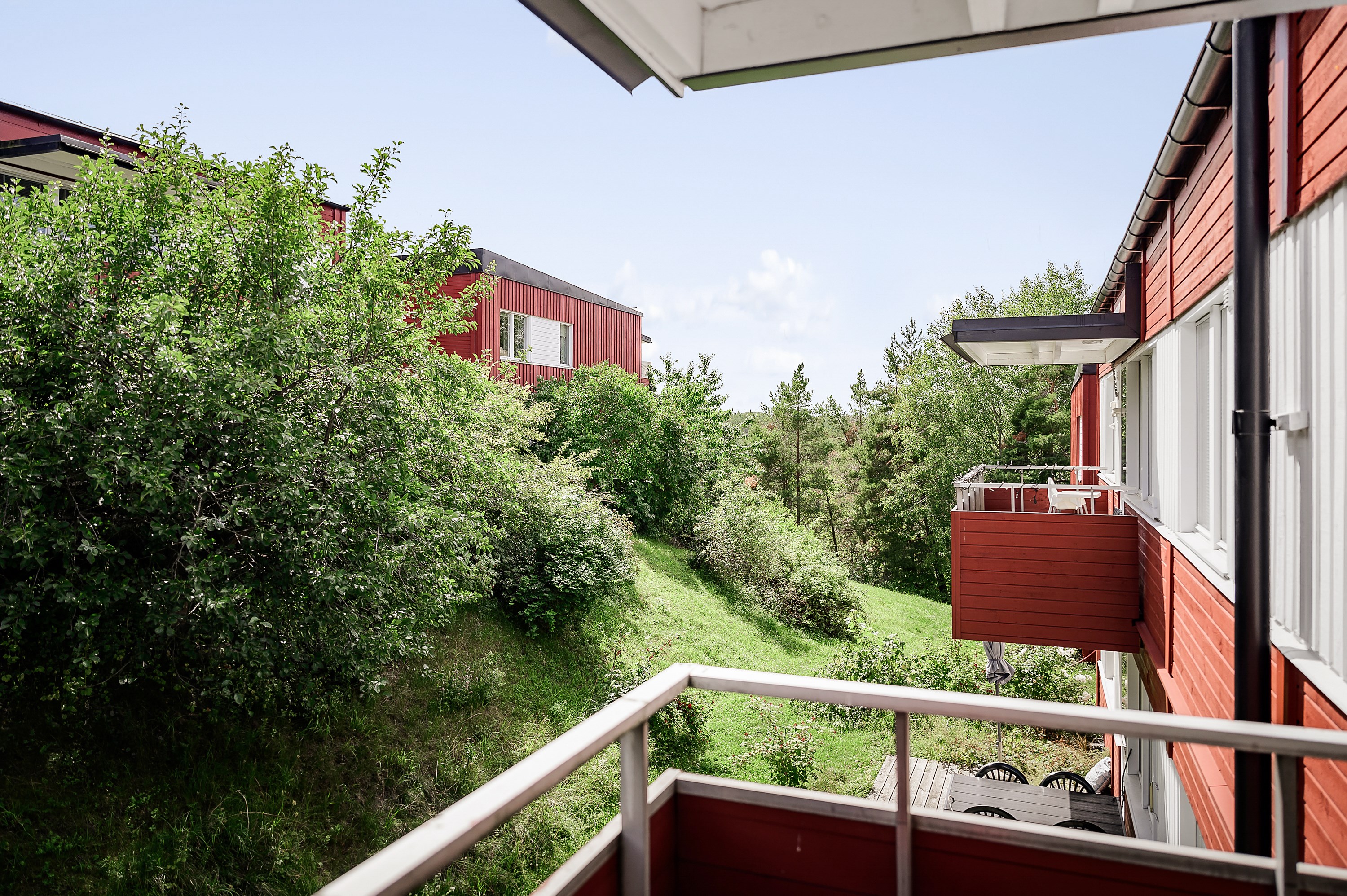 Bostadsbild från Ljuskärrsvägen 96, 2tr, Såld i Ljuskärrsberget - Saltsjöbaden, Nacka