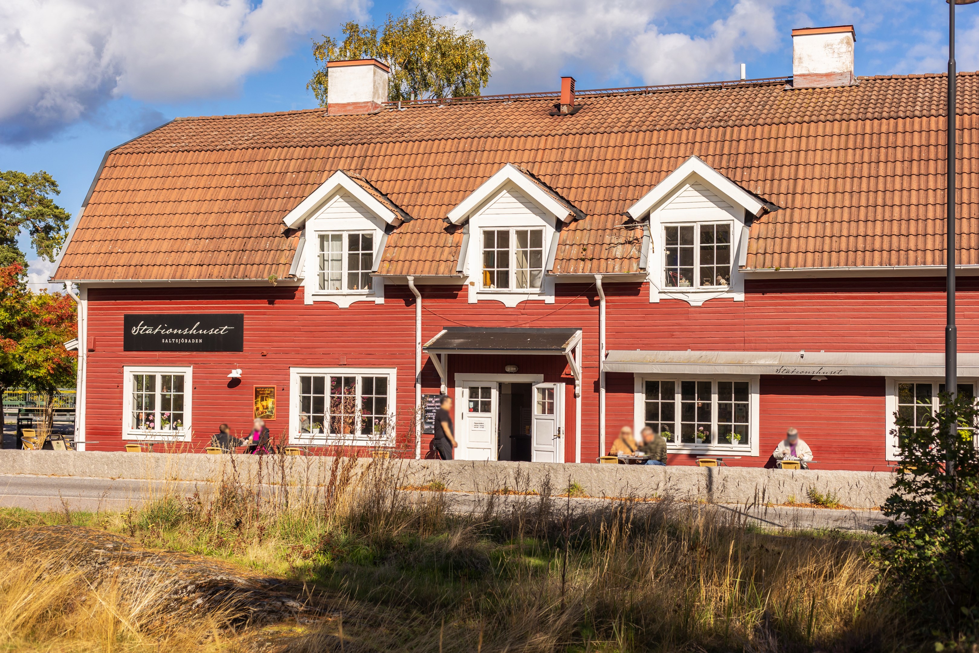 Bostadsbild från Ljuskärrsvägen 96, 2tr, Såld i Ljuskärrsberget - Saltsjöbaden, Nacka