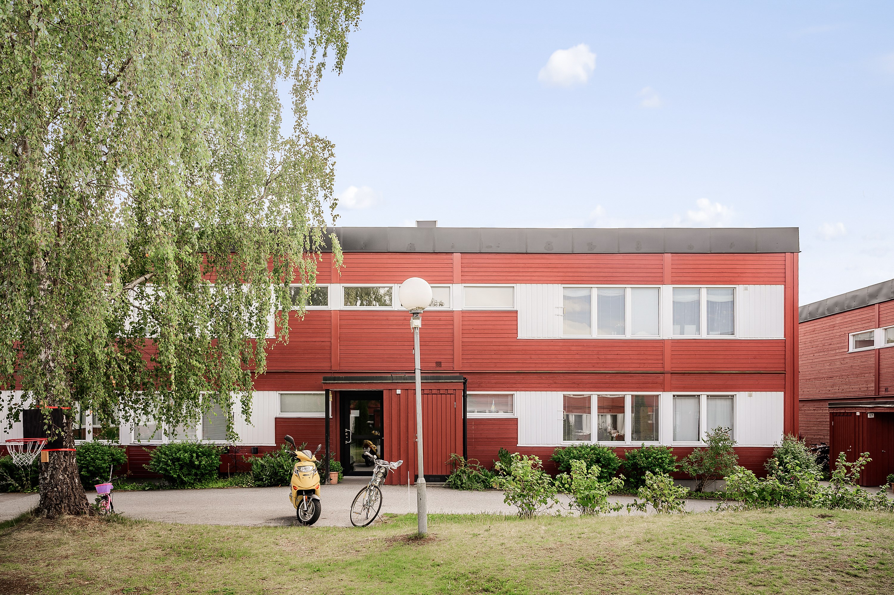 Bostadsbild från Ljuskärrsvägen 96, 2tr, Såld i Ljuskärrsberget - Saltsjöbaden, Nacka