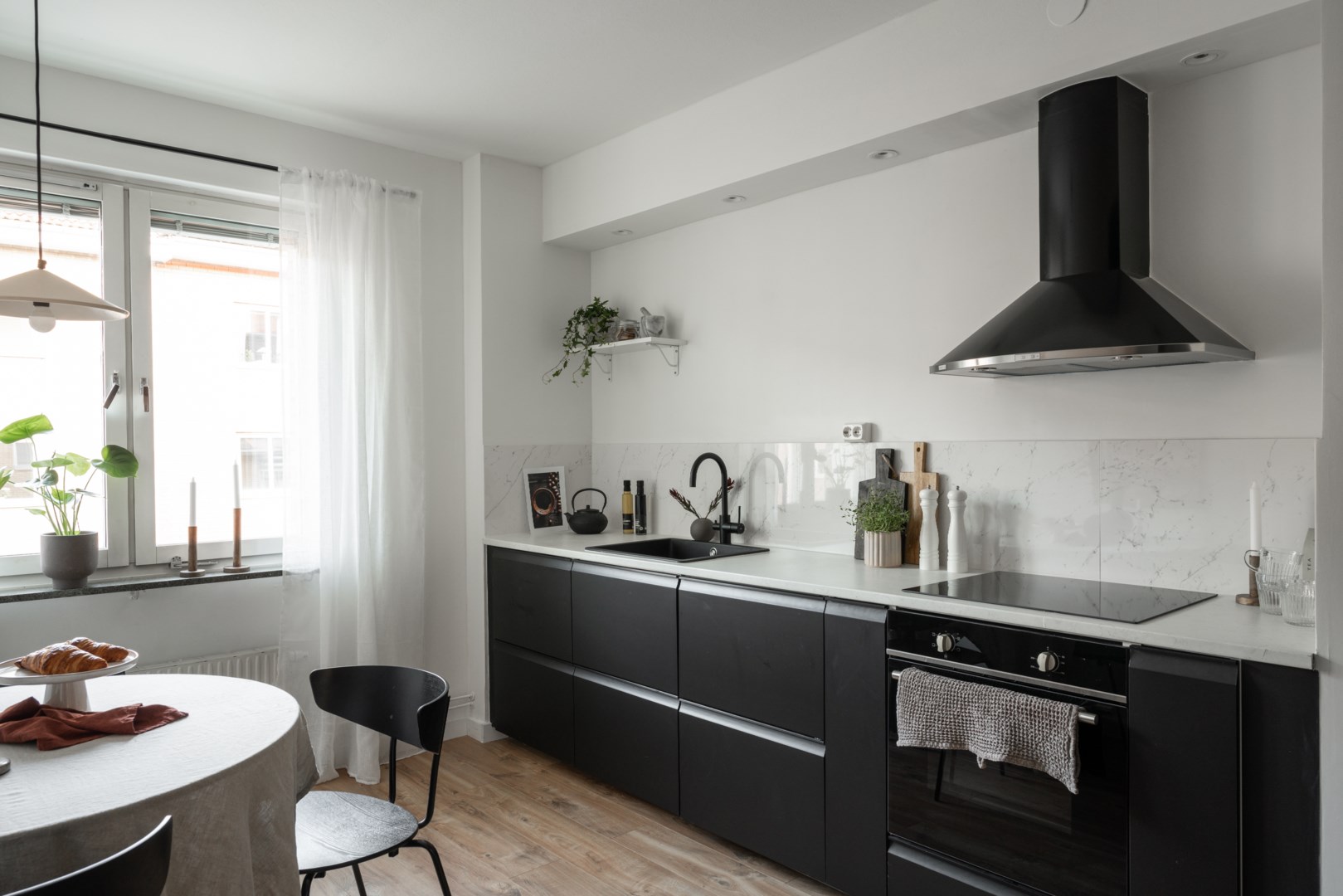 Bostadsbild från Norra floragatan 23B, Såld i Oxbacken, Västerås