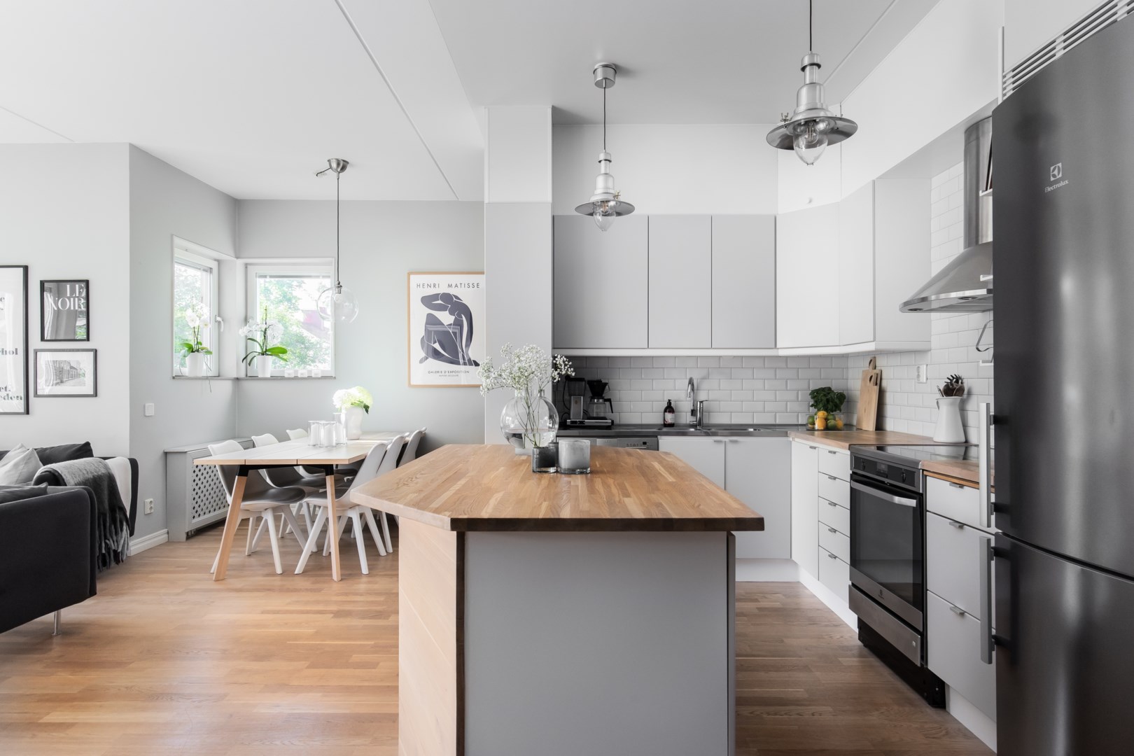 Bostadsbild från Fingerörtsvägen 8, Såld i Järla sjö, Nacka