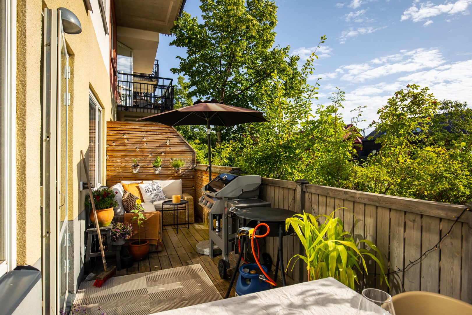 Bostadsbild från Fingerörtsvägen 8, Såld i Järla sjö, Nacka