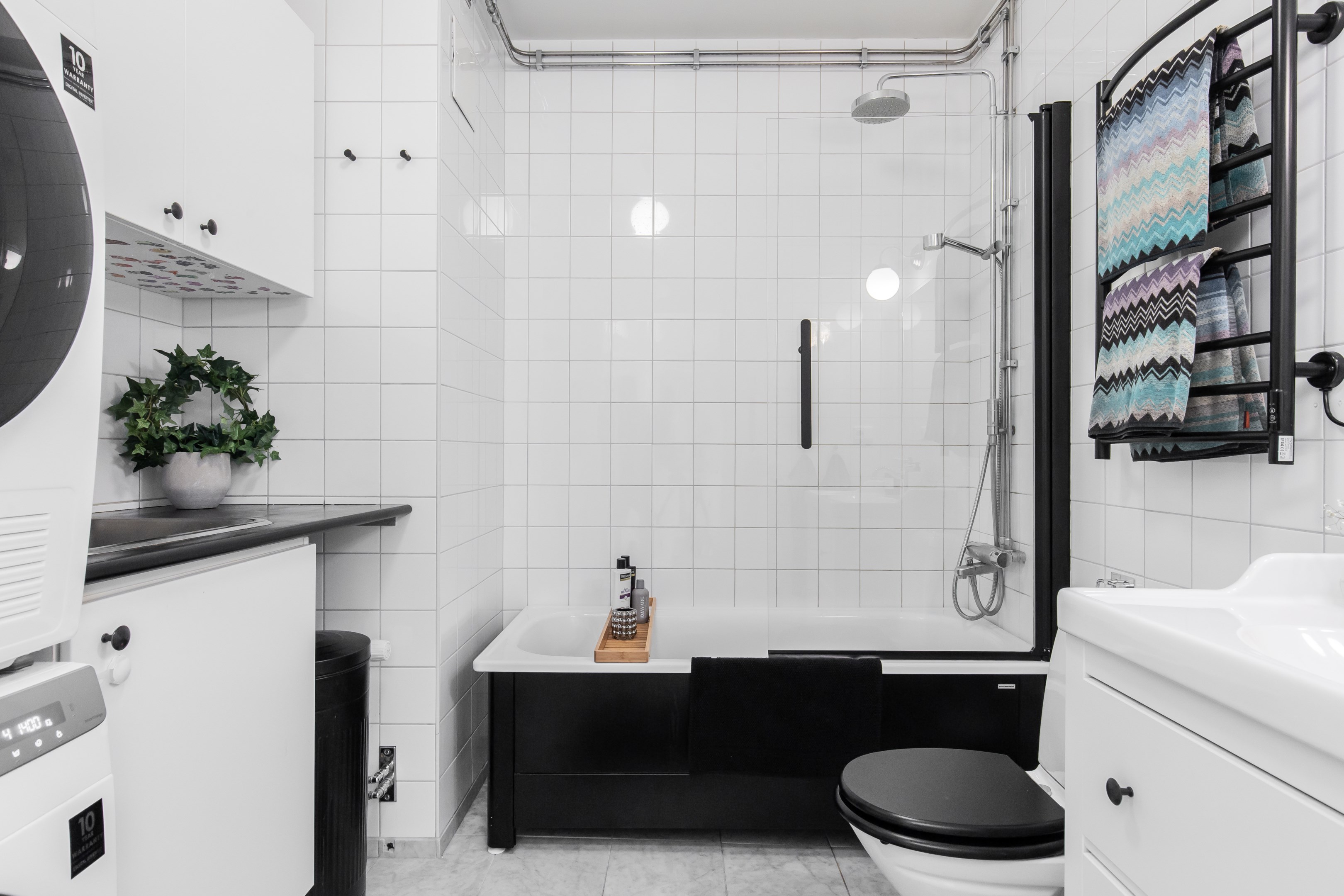 Bostadsbild från Fingerörtsvägen 8, Såld i Järla sjö, Nacka