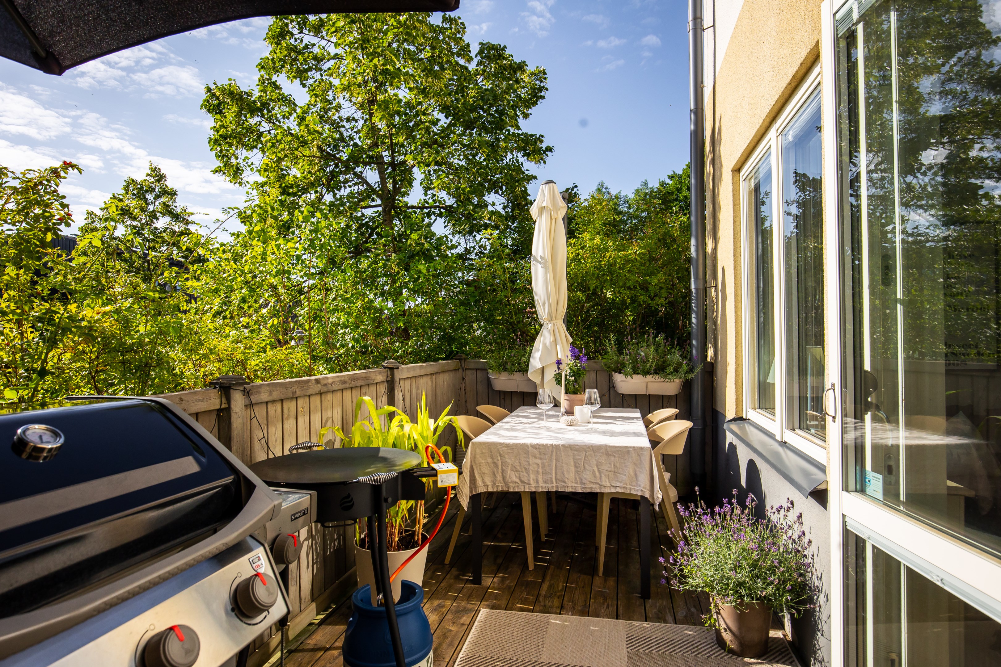 Bostadsbild från Fingerörtsvägen 8, Såld i Järla sjö, Nacka