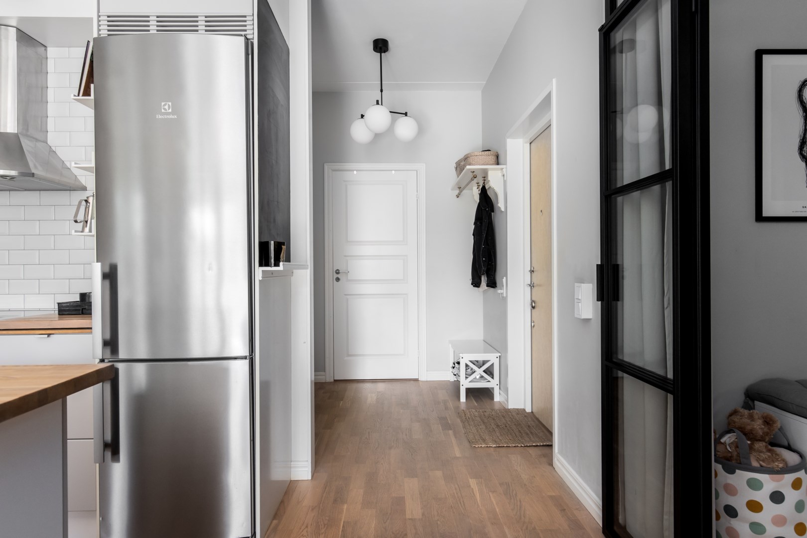 Bostadsbild från Fingerörtsvägen 8, Såld i Järla sjö, Nacka