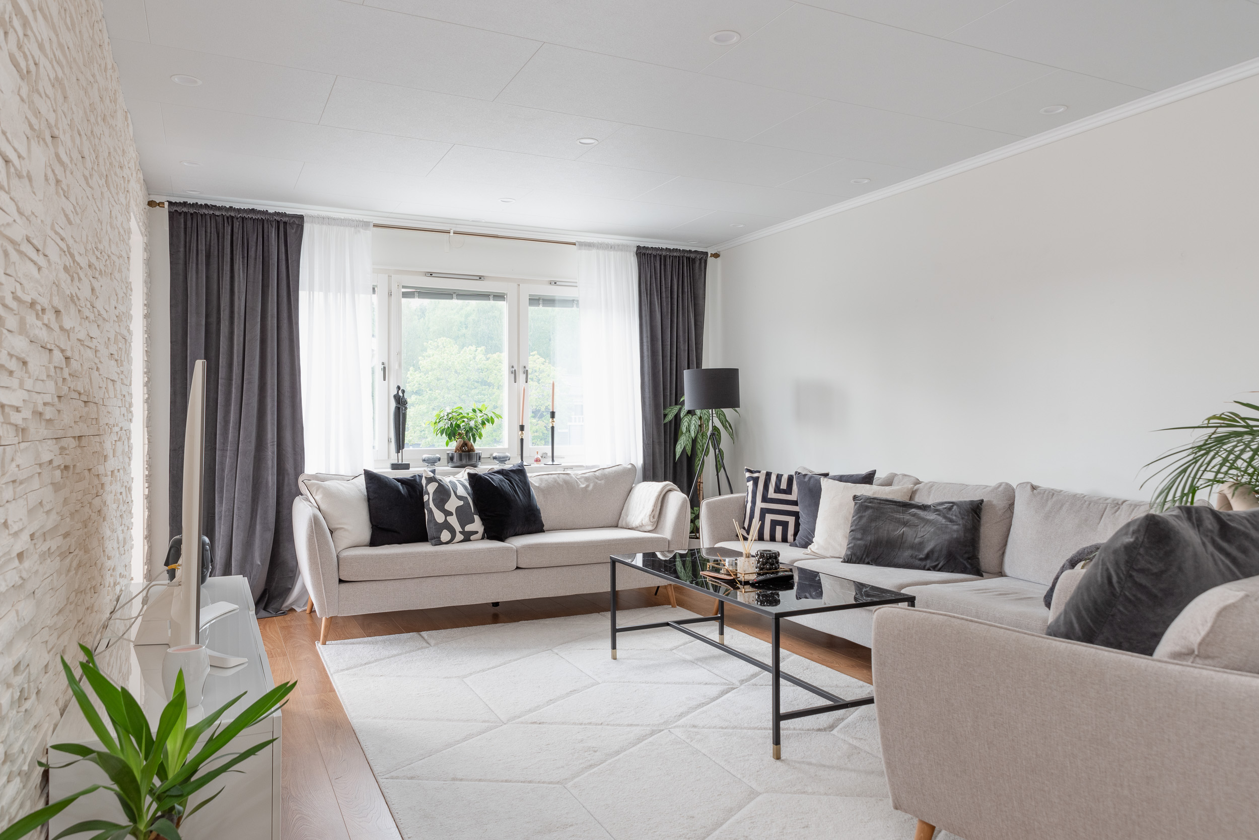 Bostadsbild från Julrosvägen 3, Såld i Gryta, Västerås