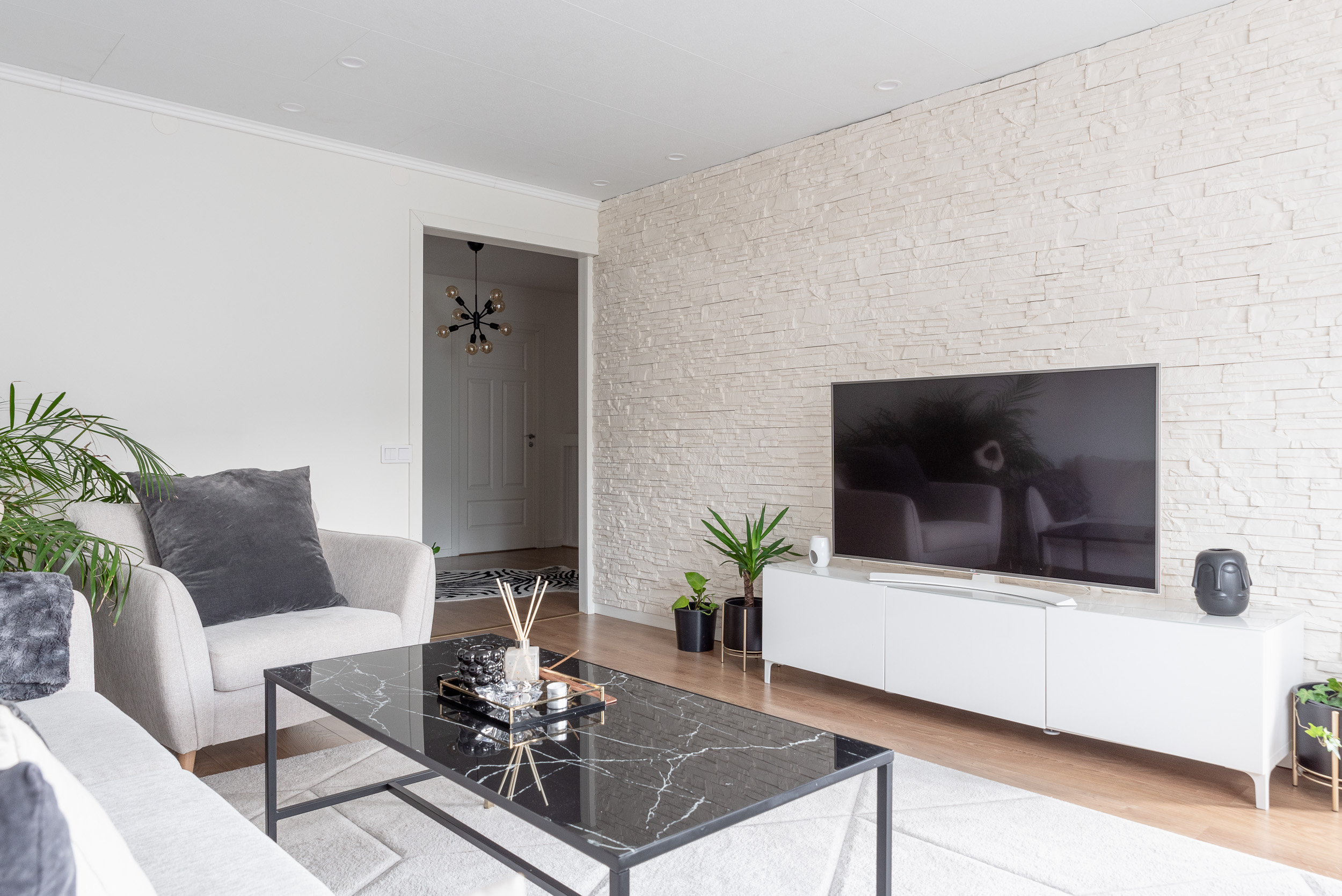 Bostadsbild från Julrosvägen 3, Såld i Gryta, Västerås