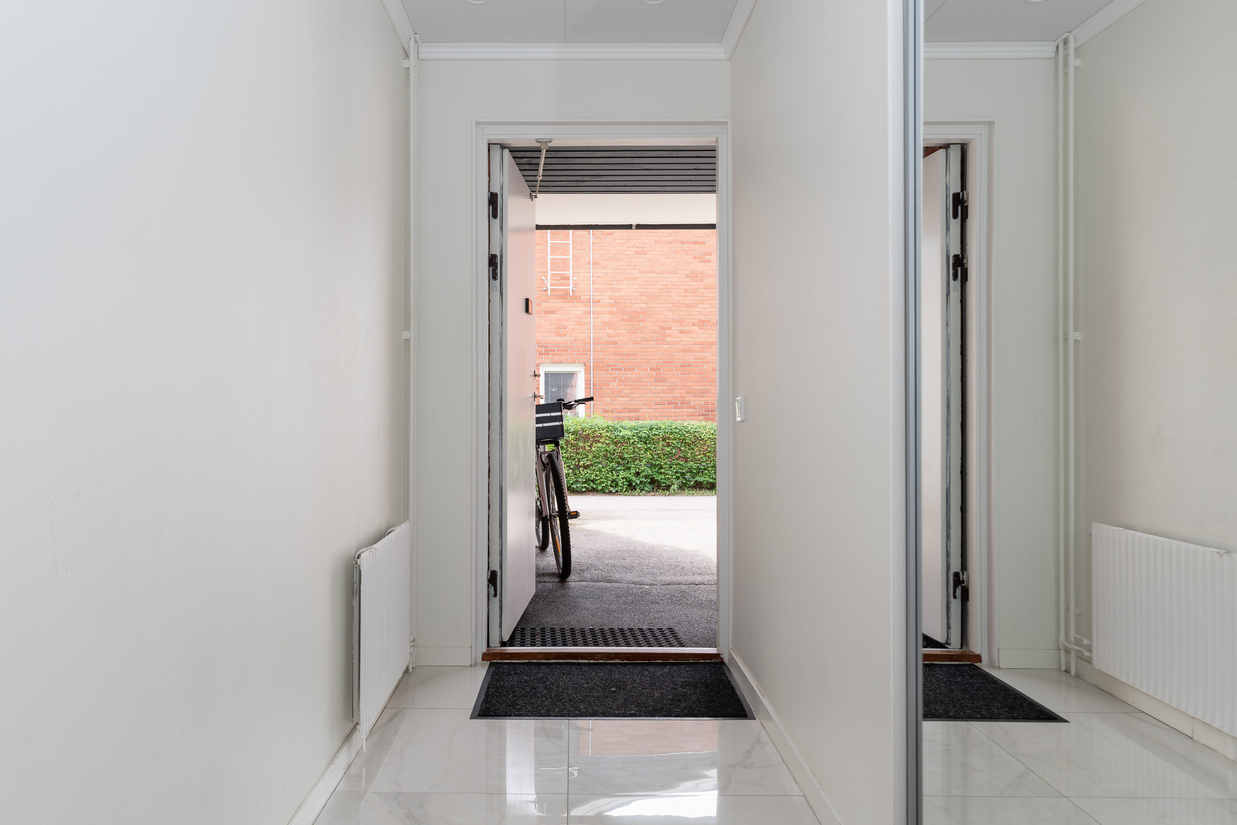 Bostadsbild från Julrosvägen 3, Såld i Gryta, Västerås