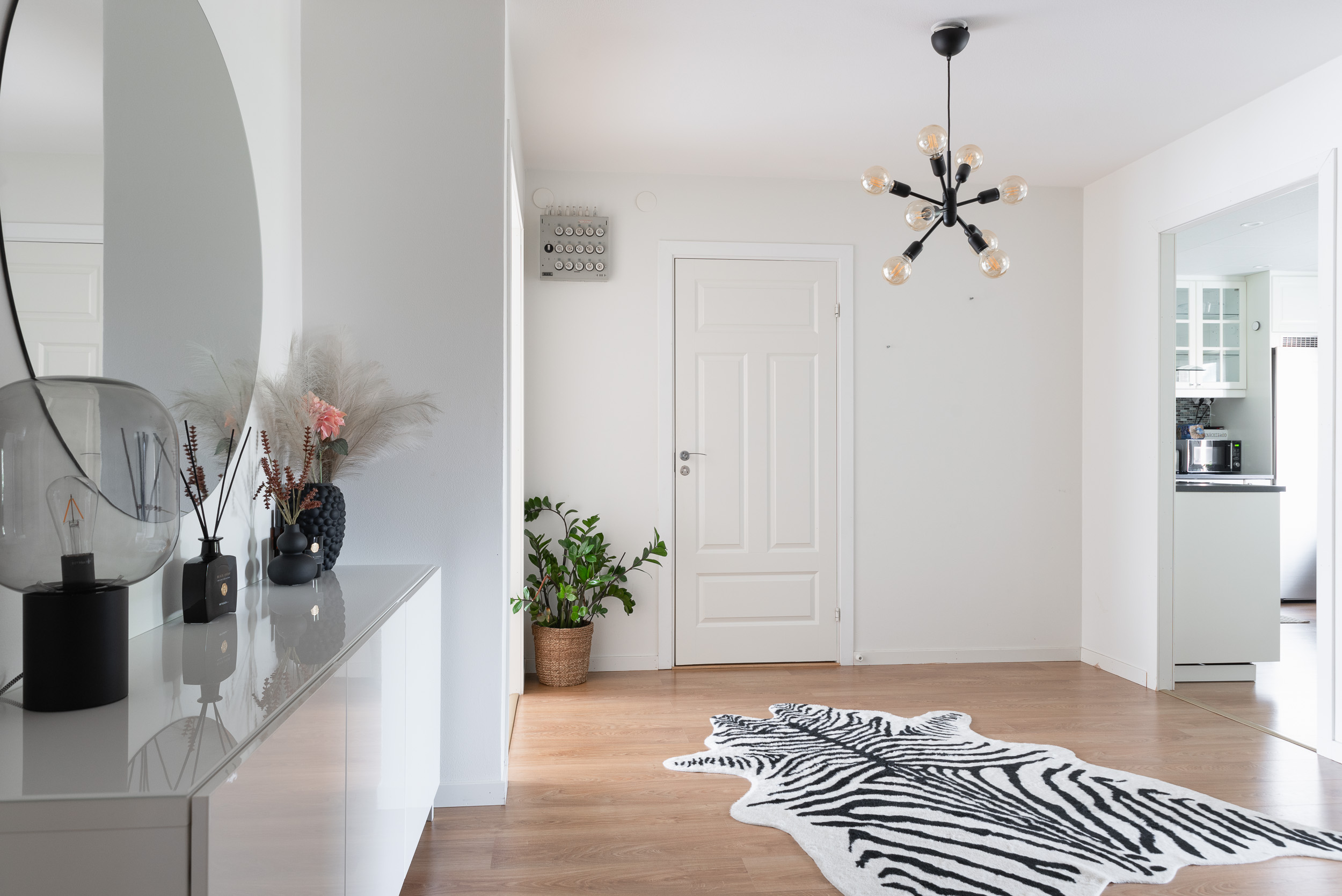 Bostadsbild från Julrosvägen 3, Såld i Gryta, Västerås