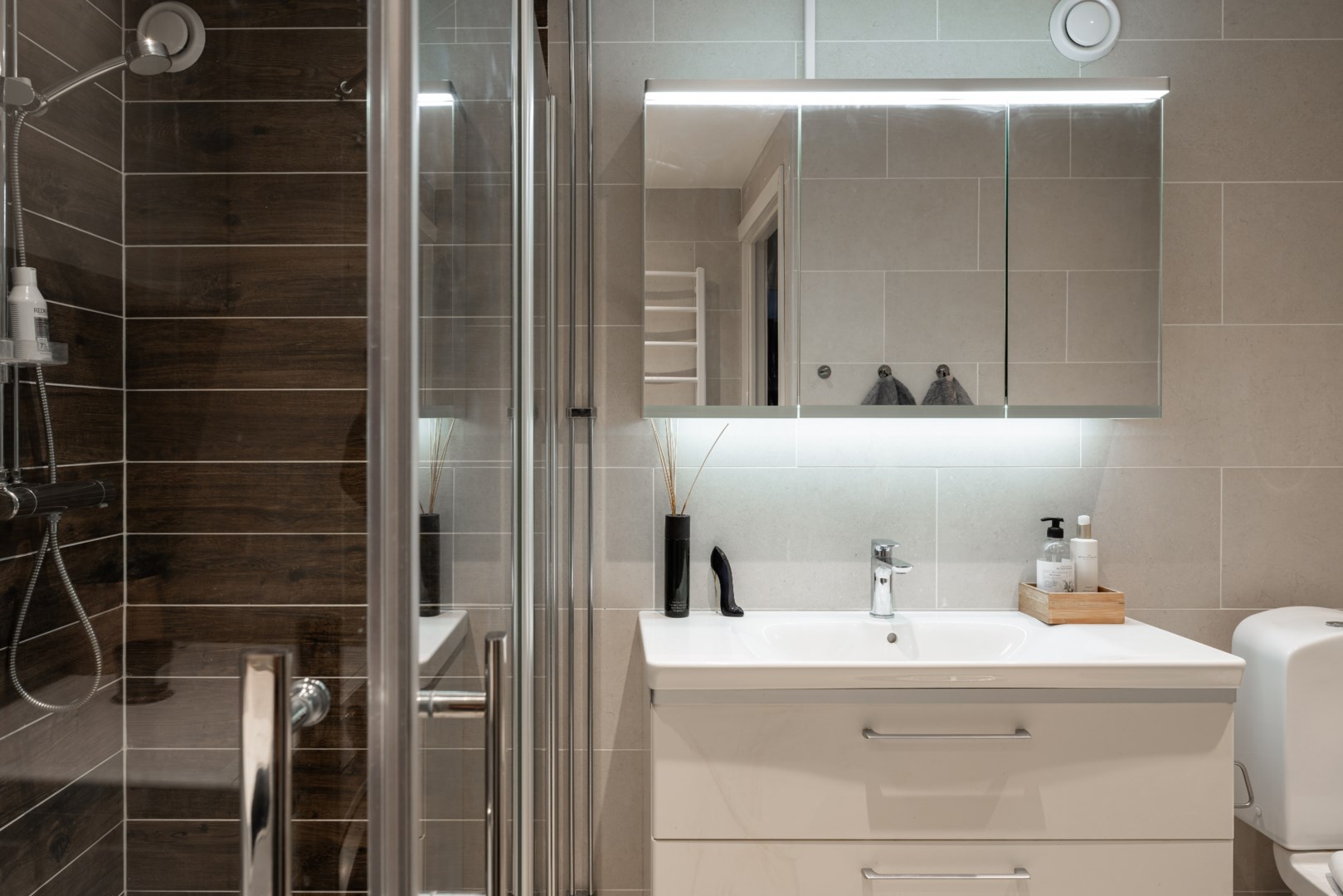 Bostadsbild från Släggkastargatan 11, Såld i Rönnby, Västerås