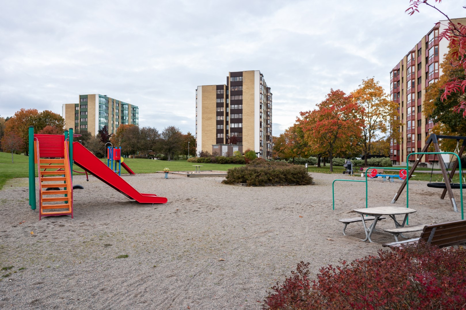 Bostadsbild från Släggkastargatan 11, Såld i Rönnby, Västerås