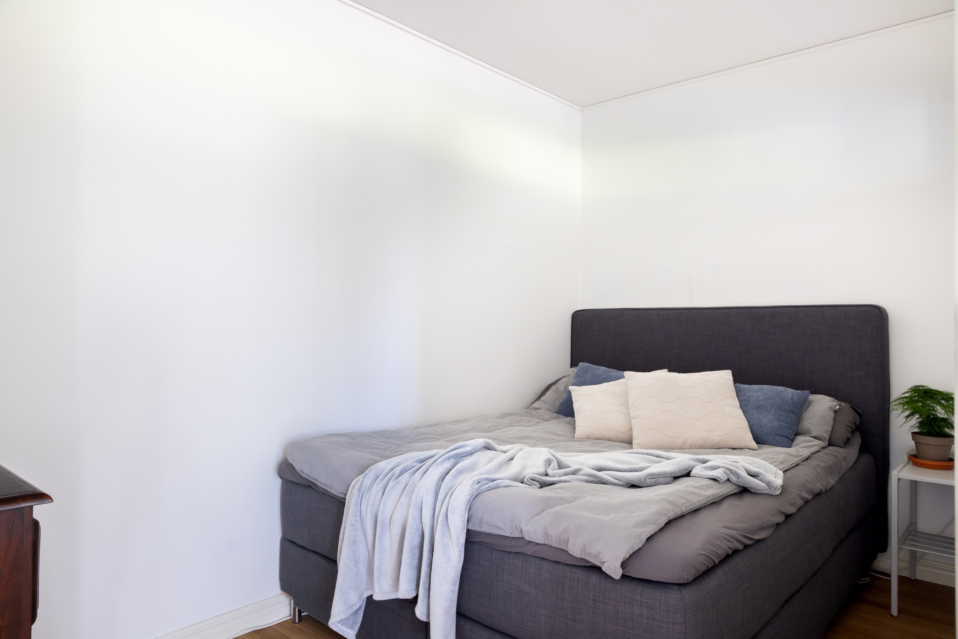 Rymlig sovalkov med plats för större säng