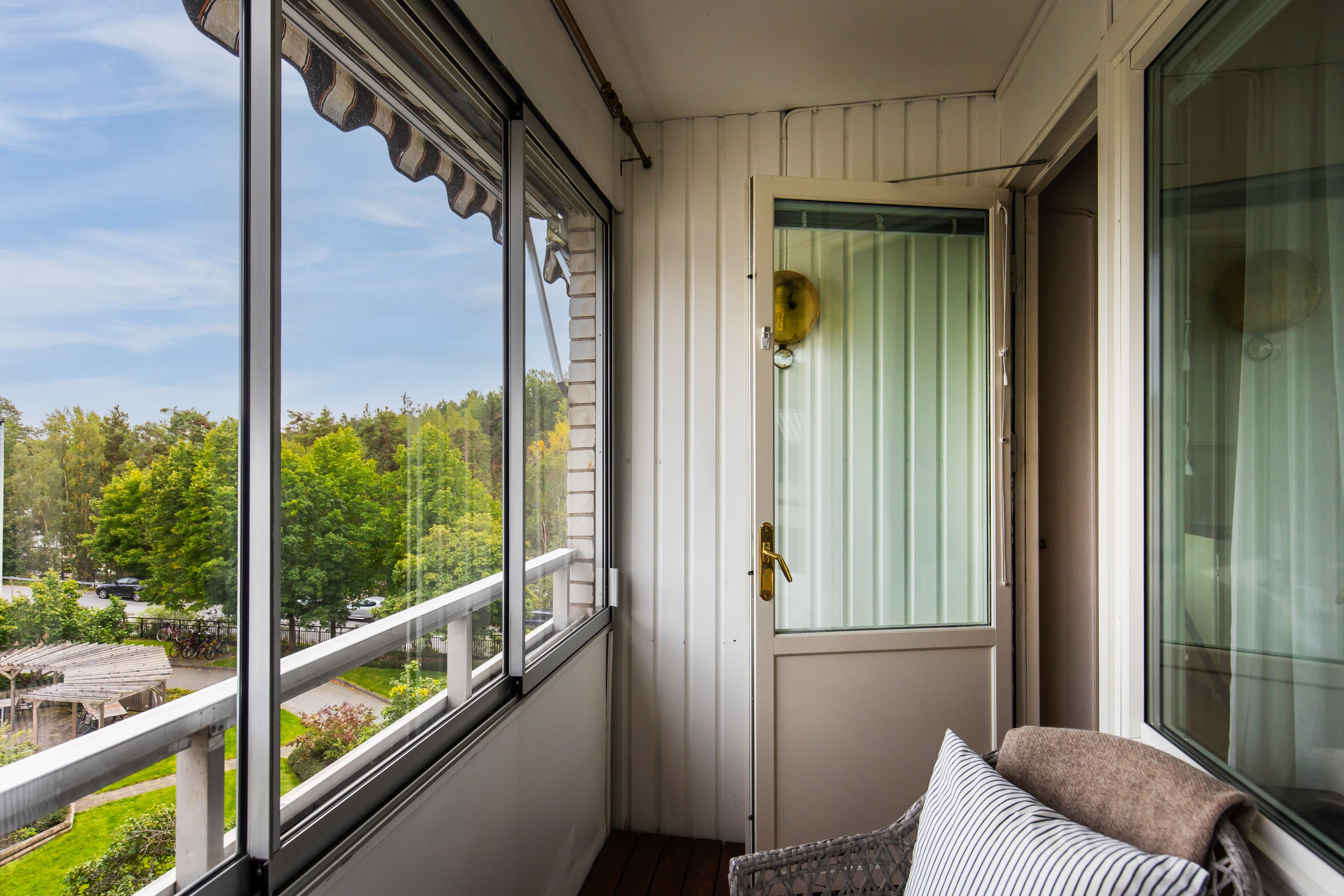 Bostadsbild från Svartkärrsvägen 30, 3/3tr, Såld i Igelbodaplatån - Saltsjöbaden, Nacka