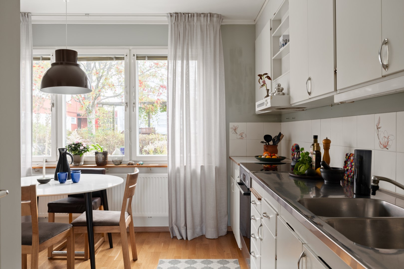 Bostadsbild från Ljuskärrsvägen 106, Kommande i Ljuskärrsberget - Saltsjöbaden, Nacka