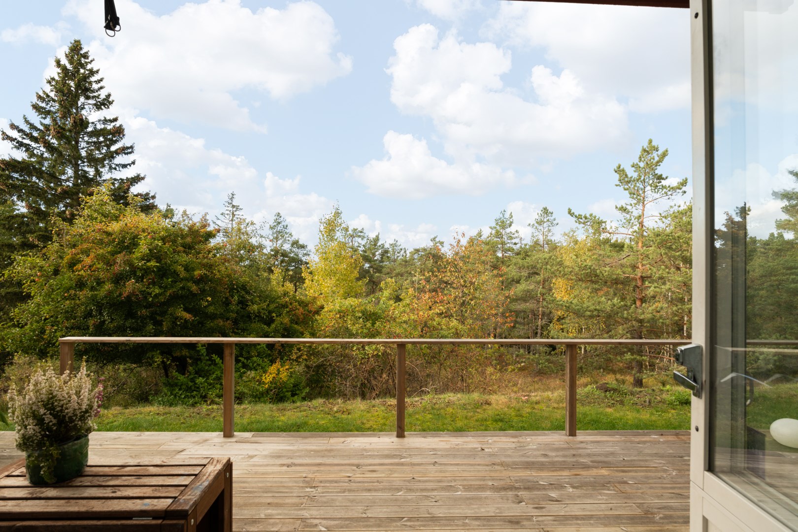 Bostadsbild från Ljuskärrsvägen 106, Kommande i Ljuskärrsberget - Saltsjöbaden, Nacka