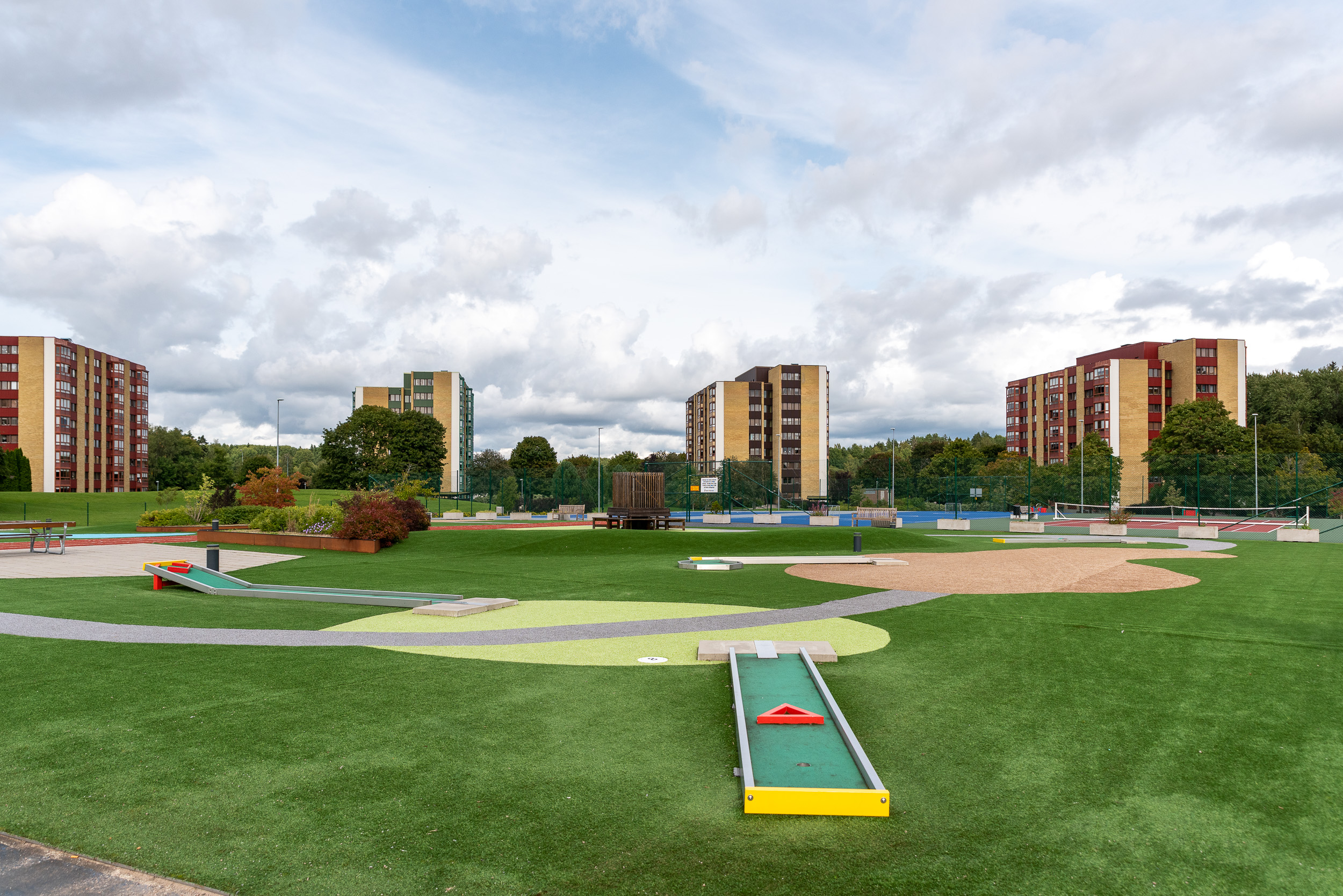 Bostadsbild från Släggkastargatan 7, Såld i Rönnby, Västerås