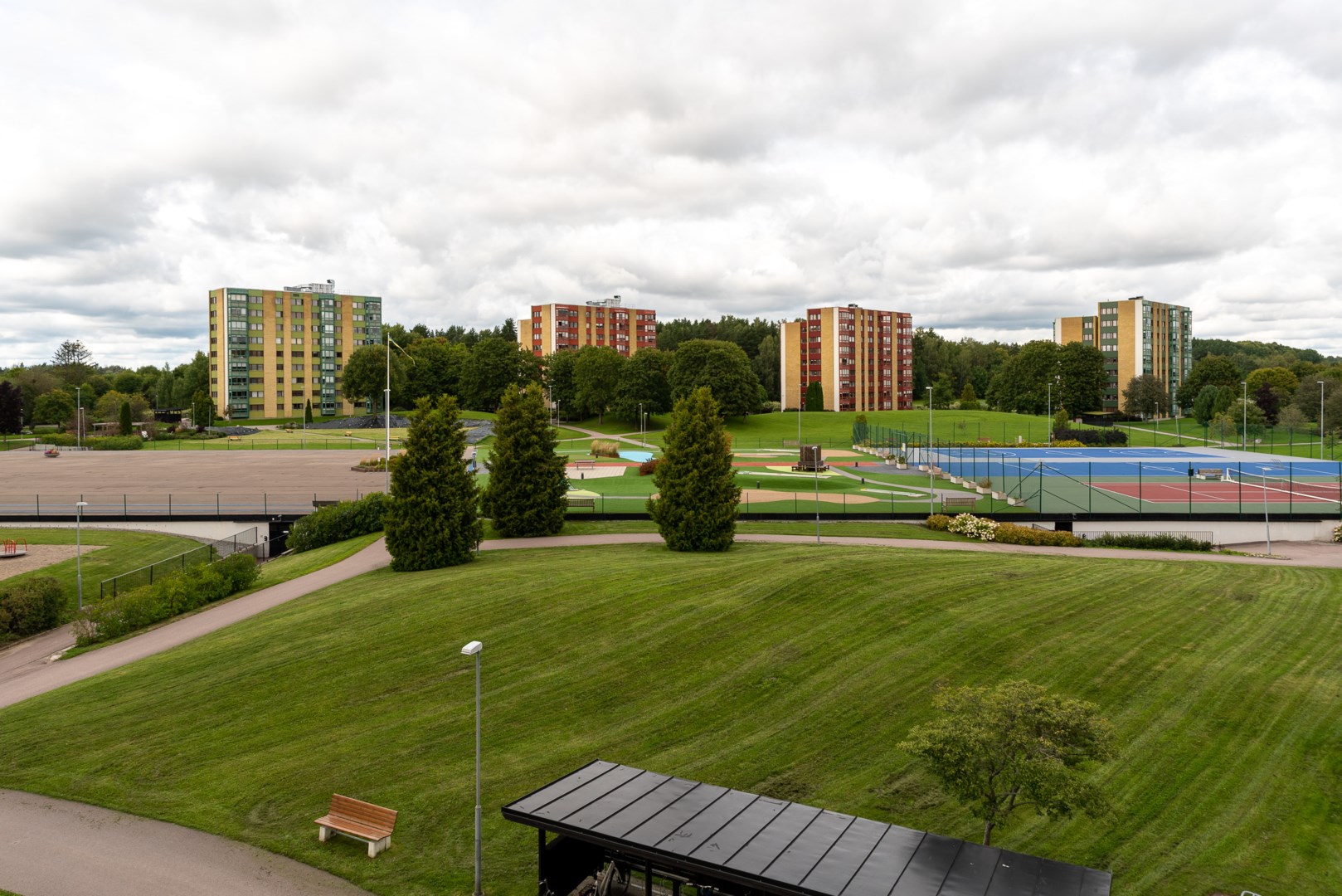 Bostadsbild från Släggkastargatan 7, Såld i Rönnby, Västerås