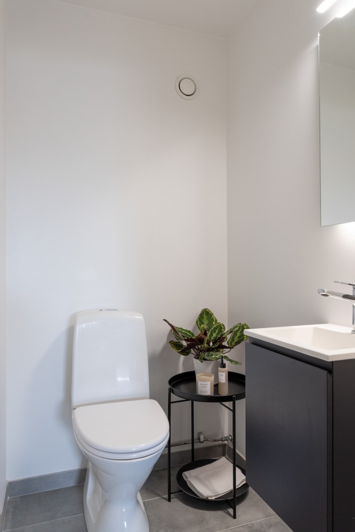 Bostadsbild från Släggkastargatan 7, Såld i Rönnby, Västerås