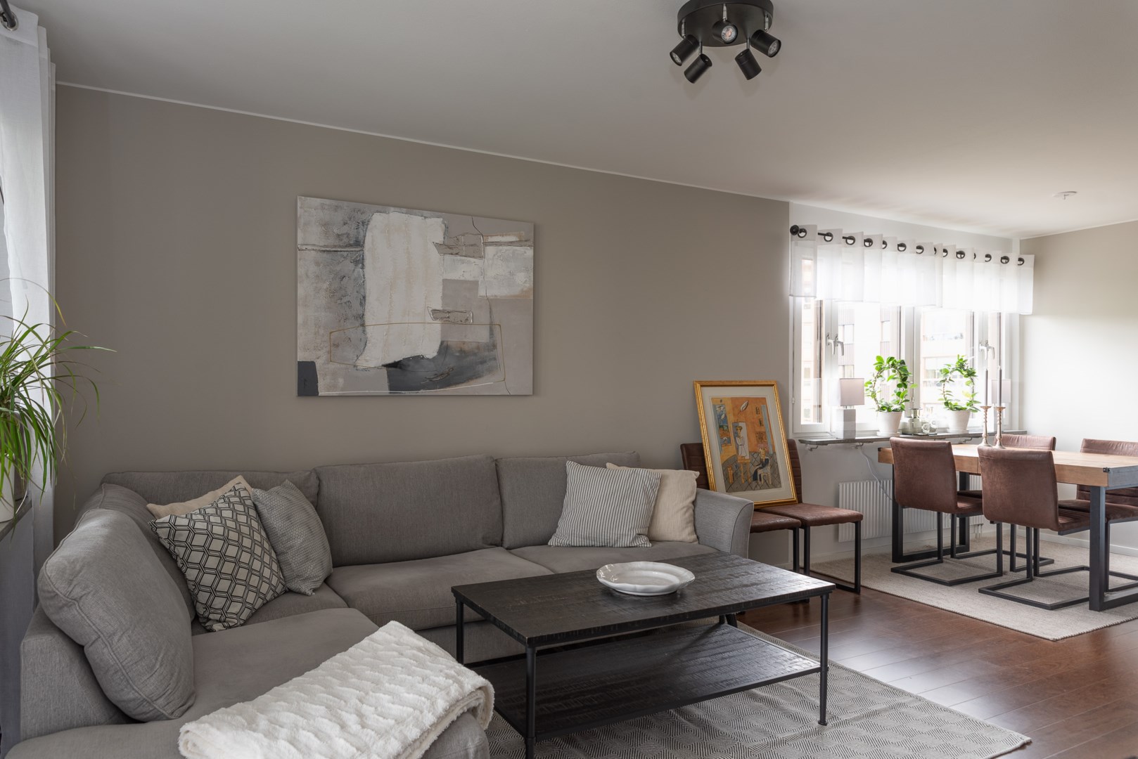 Bostadsbild från Släggkastargatan 7, Såld i Rönnby, Västerås