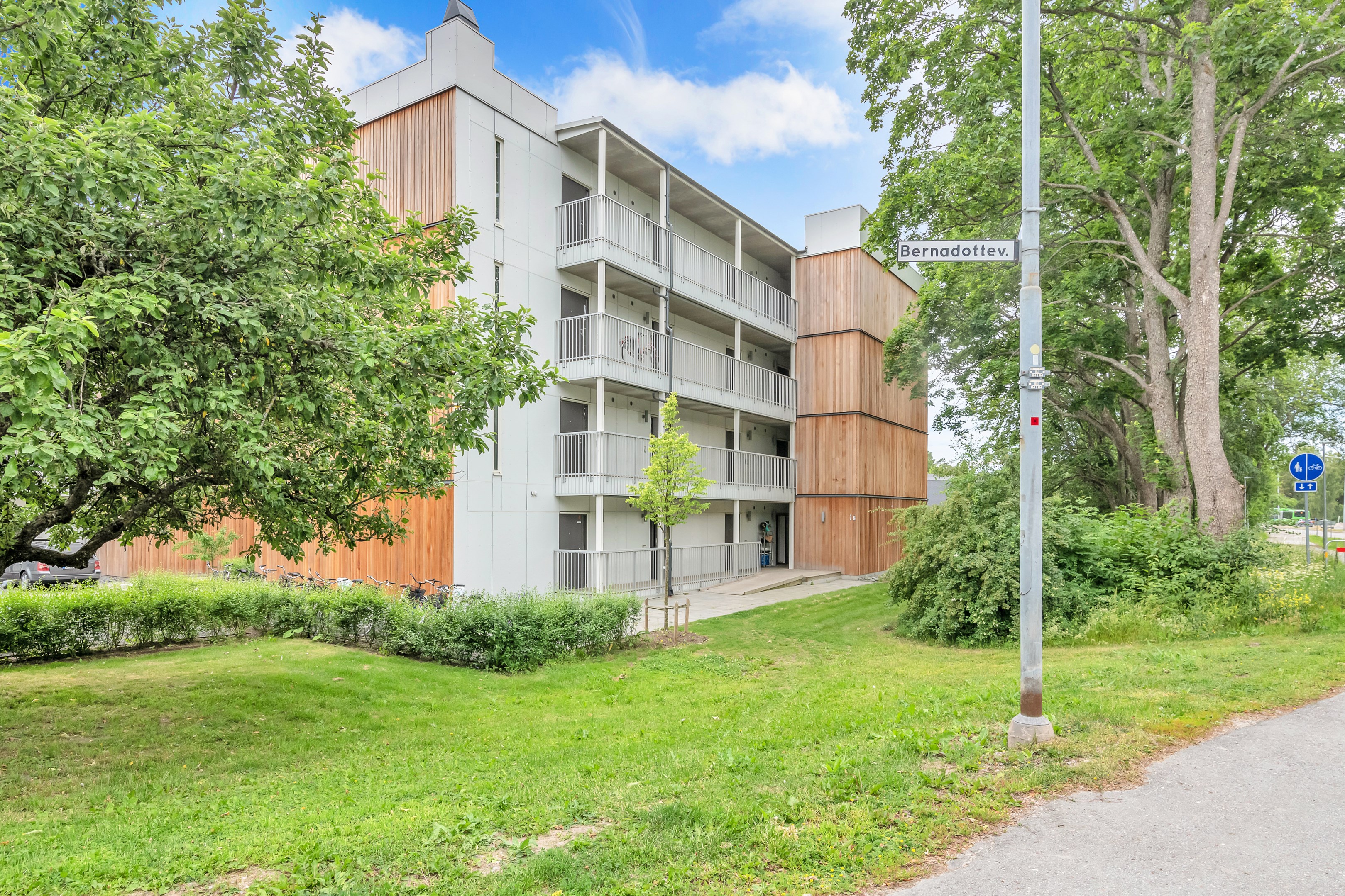 Bostadsbild från Bernadottestigen 1 A, Såld i Valsätra, Uppsala