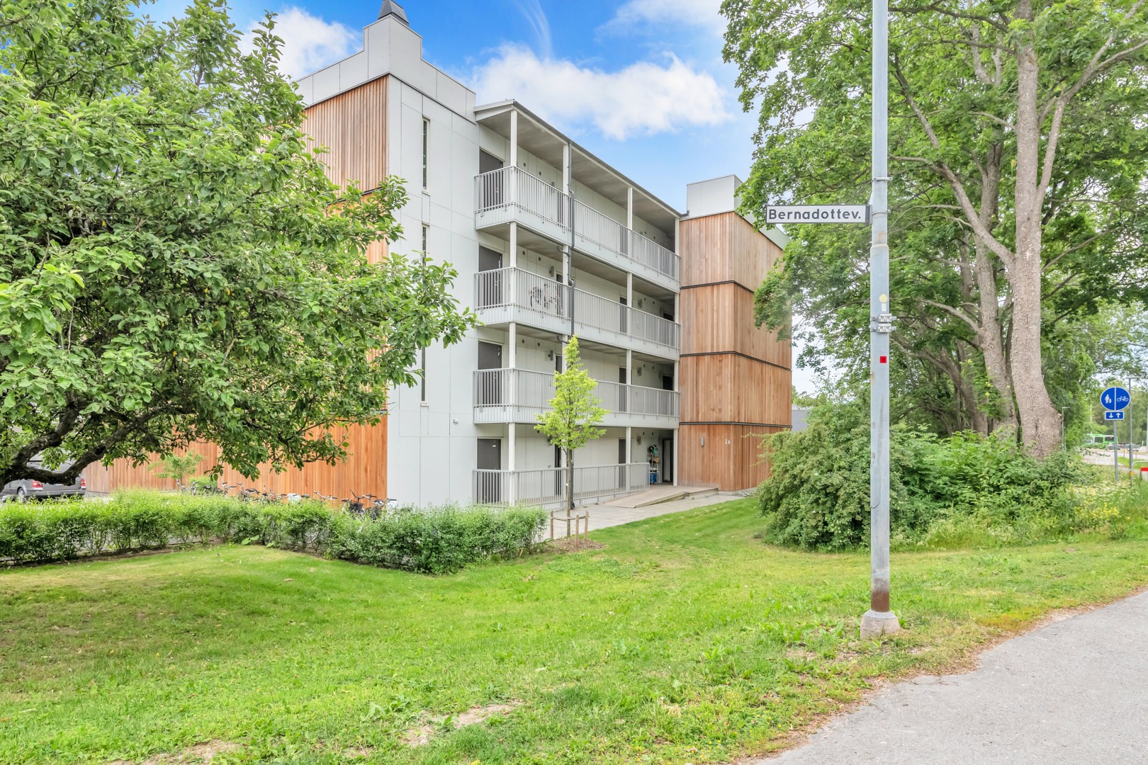 Bostadsbild från Bernadottestigen 1 A, Såld i Valsätra, Uppsala