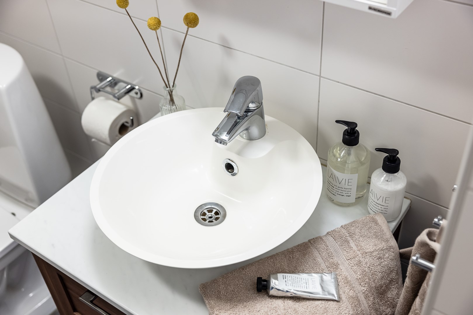 Bostadsbild från Bernadottestigen 1 A, Såld i Valsätra, Uppsala