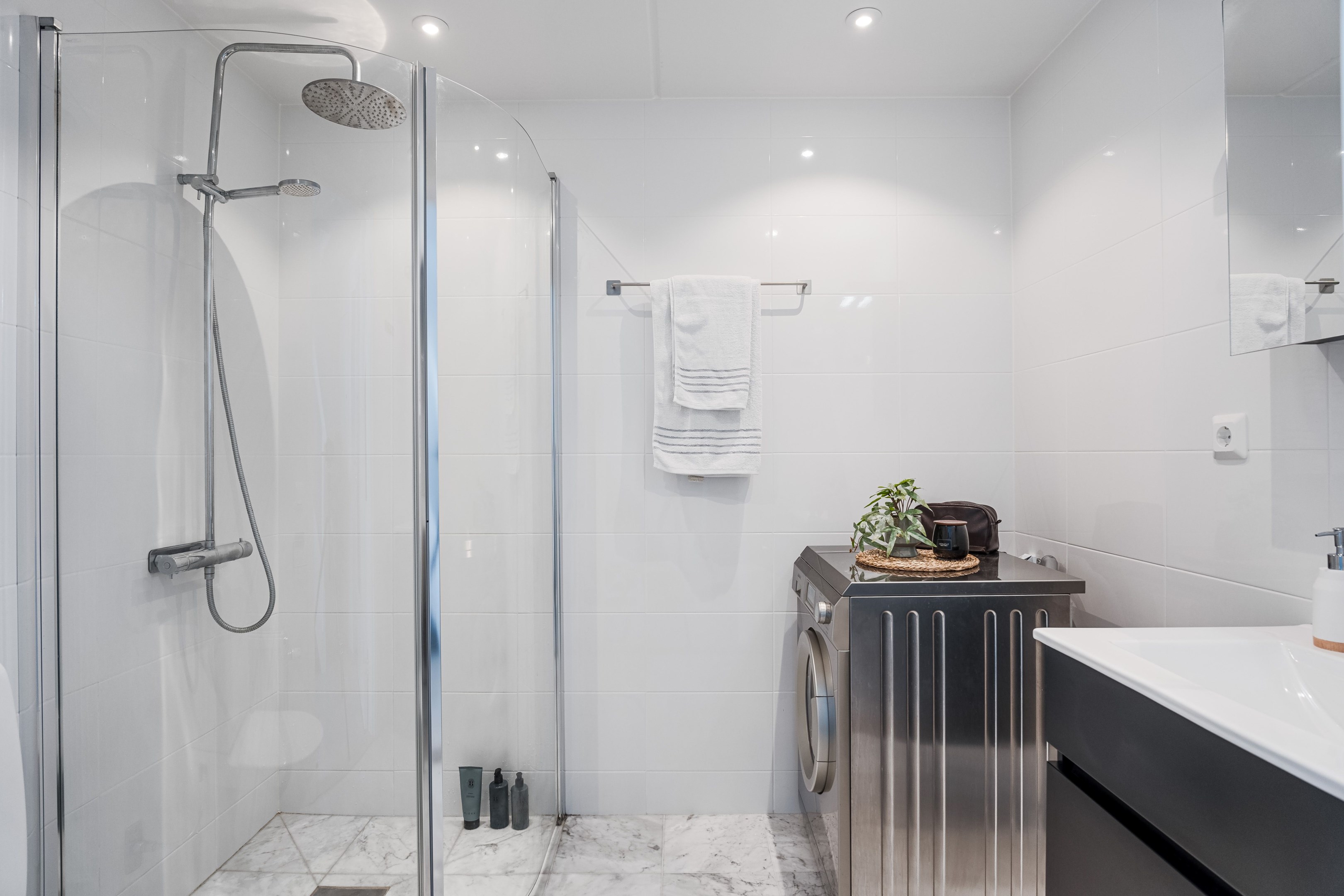 Bostadsbild från Vårdsätravägen 3B, Såld i Rosendal, Uppsala