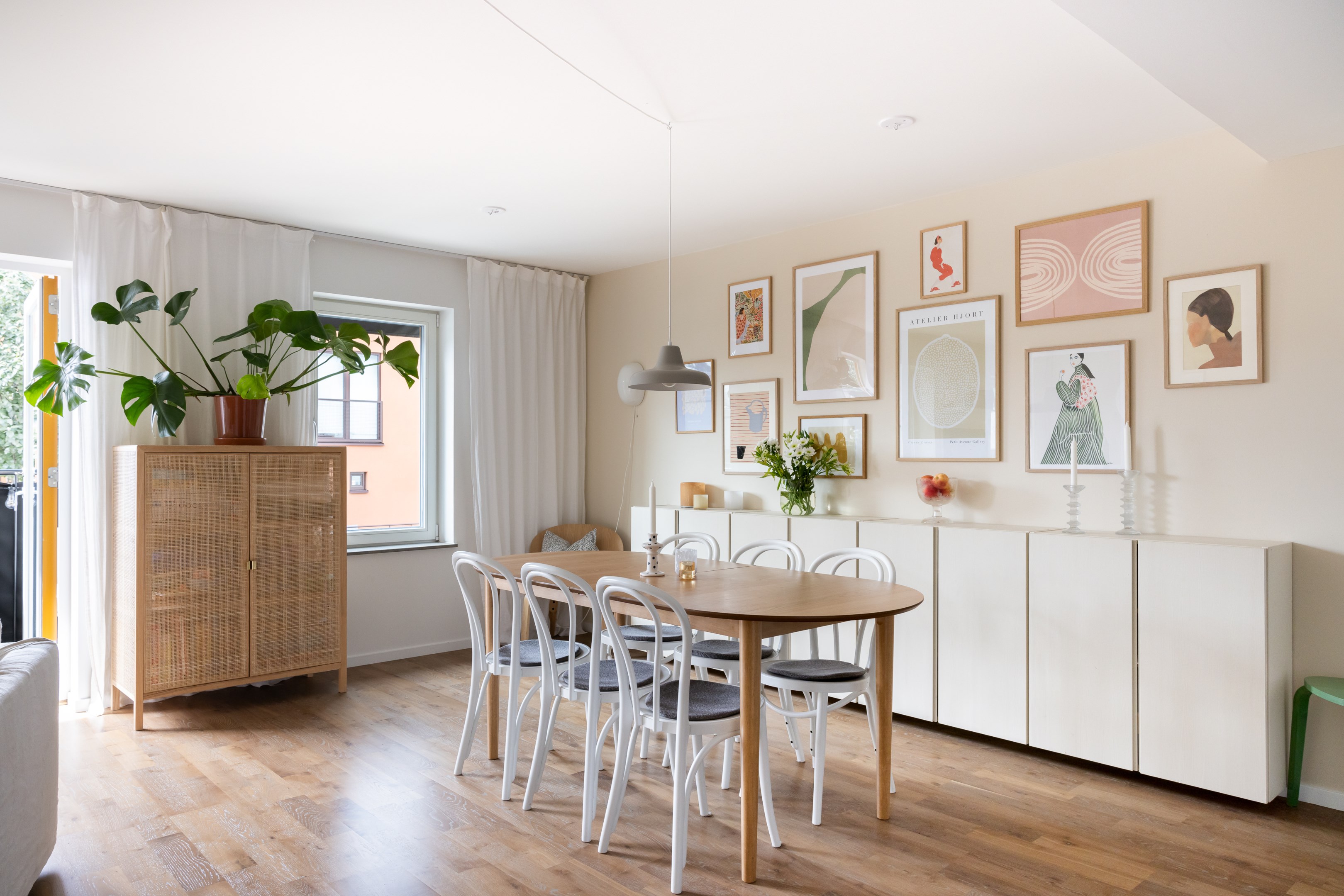 Generösa ytor med möjlighet att duka långbord