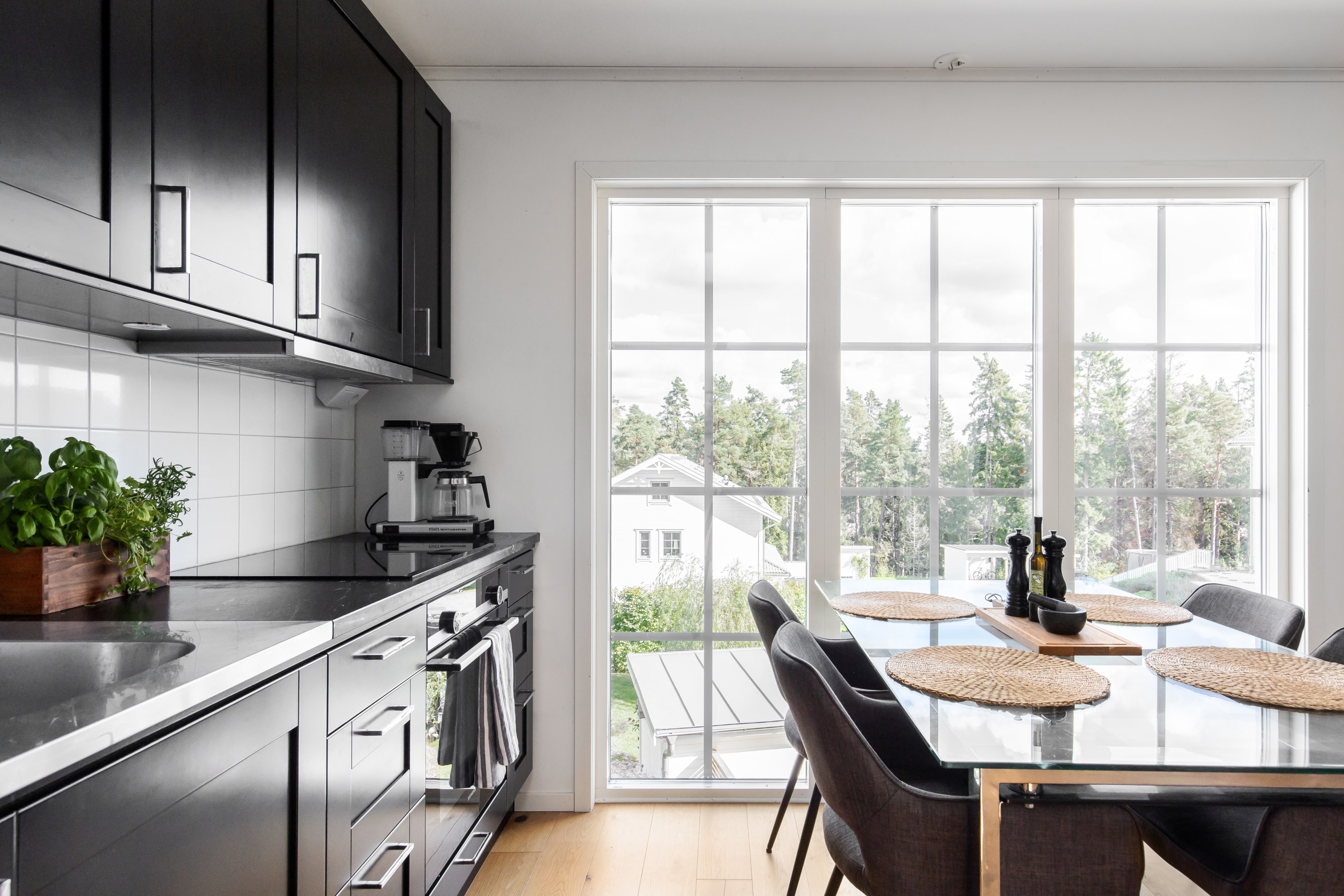 Bostadsbild från Örnklovägen 10C, Såld i Kolvik, Värmdö