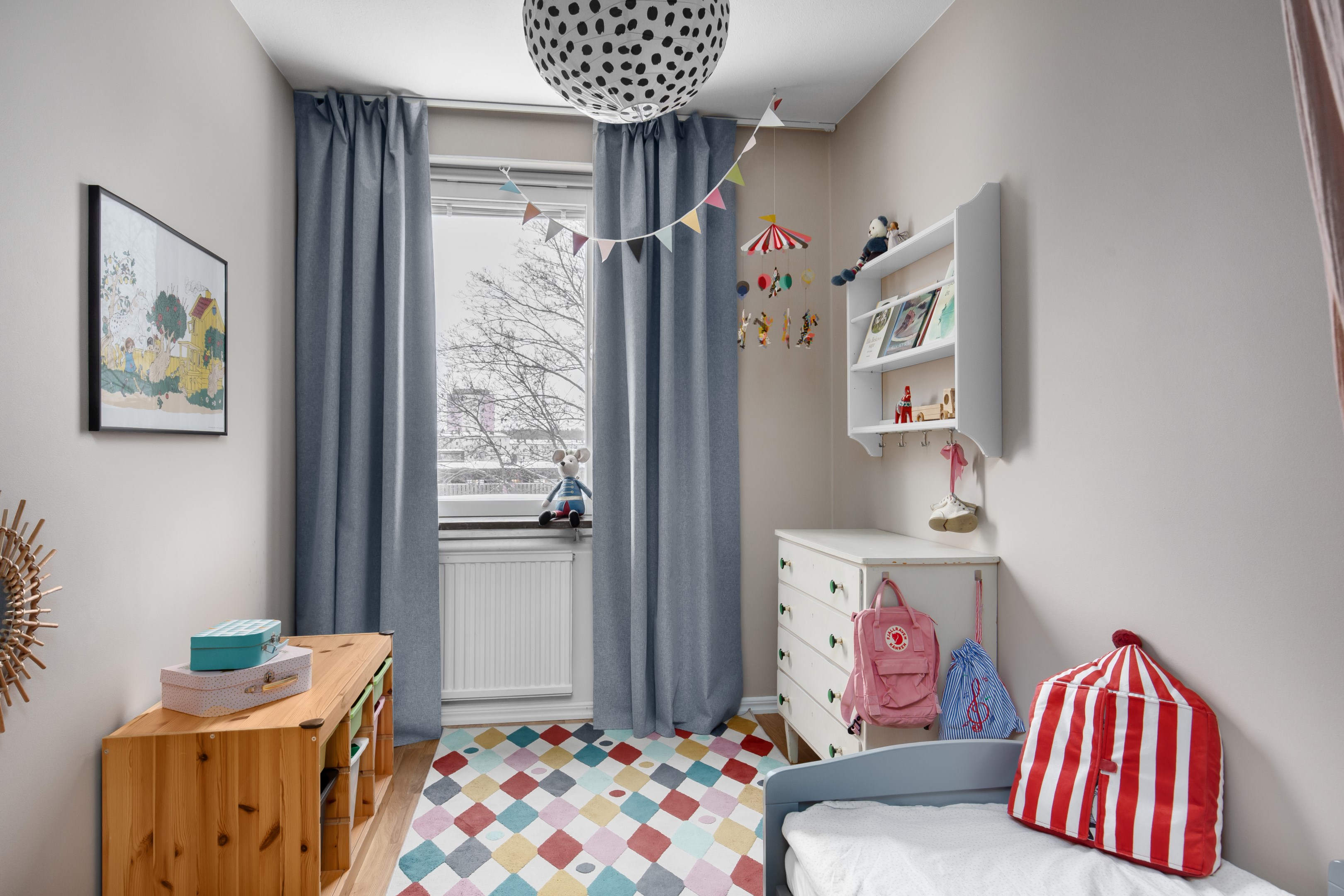 Bostadsbild från Alphyddevägen 19, Såld i Alphyddan, Nacka